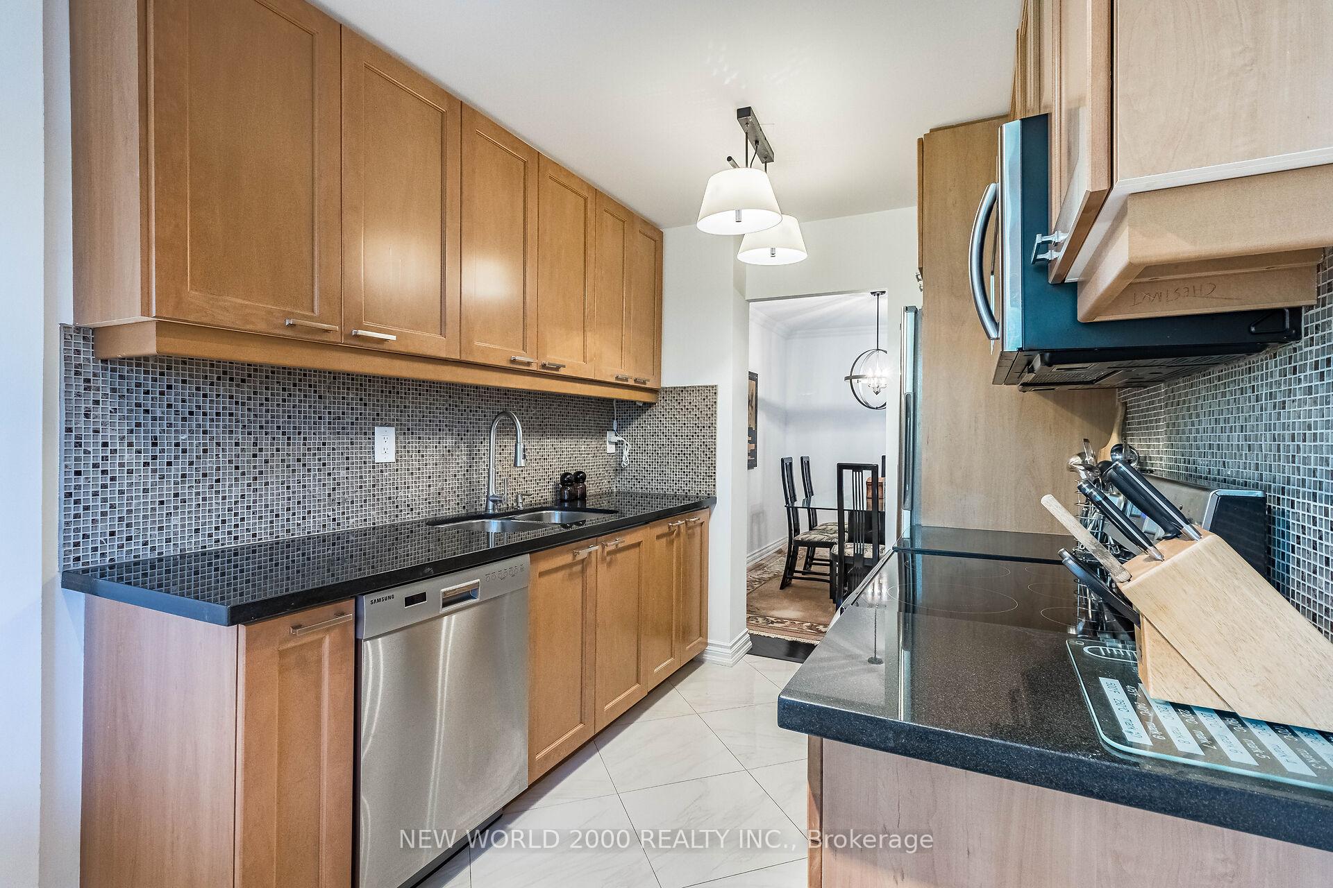 Photo 17 of Unit 410, 7811 Yonge Street, Markham, Thornhill — HOMEH