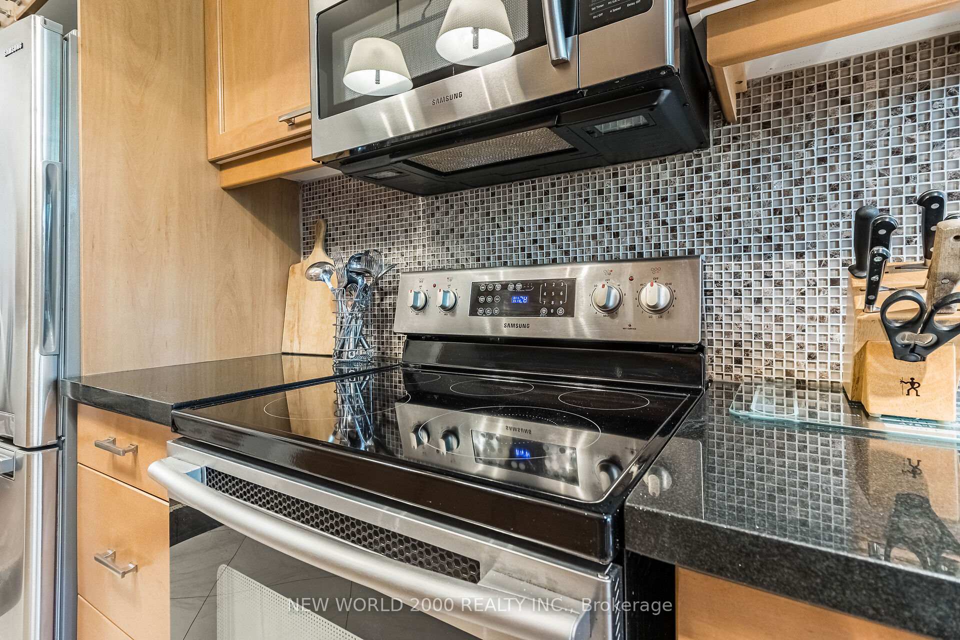 Photo 19 of Unit 410, 7811 Yonge Street, Markham, Thornhill — HOMEH