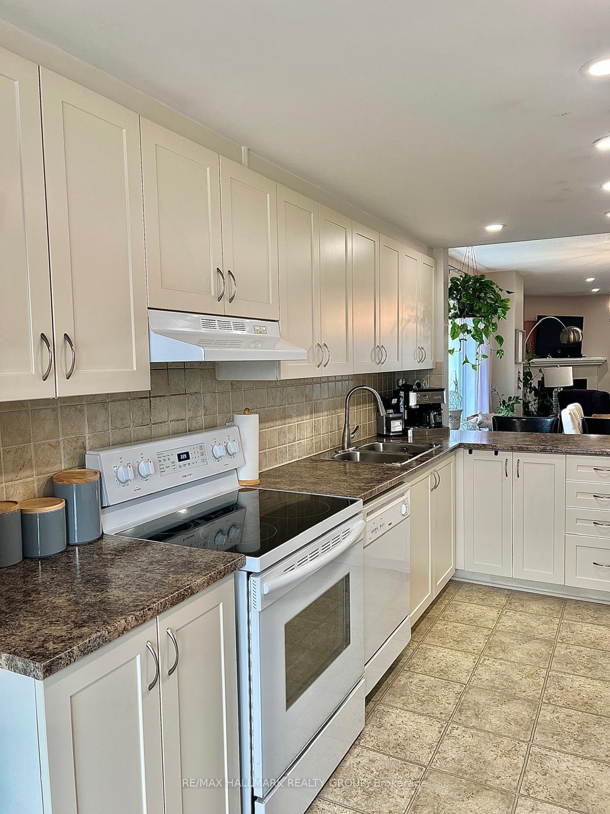Photo 9 of Unit 52, 630 Lakeridge Drive, Ottawa, Avalon East — HOMEH