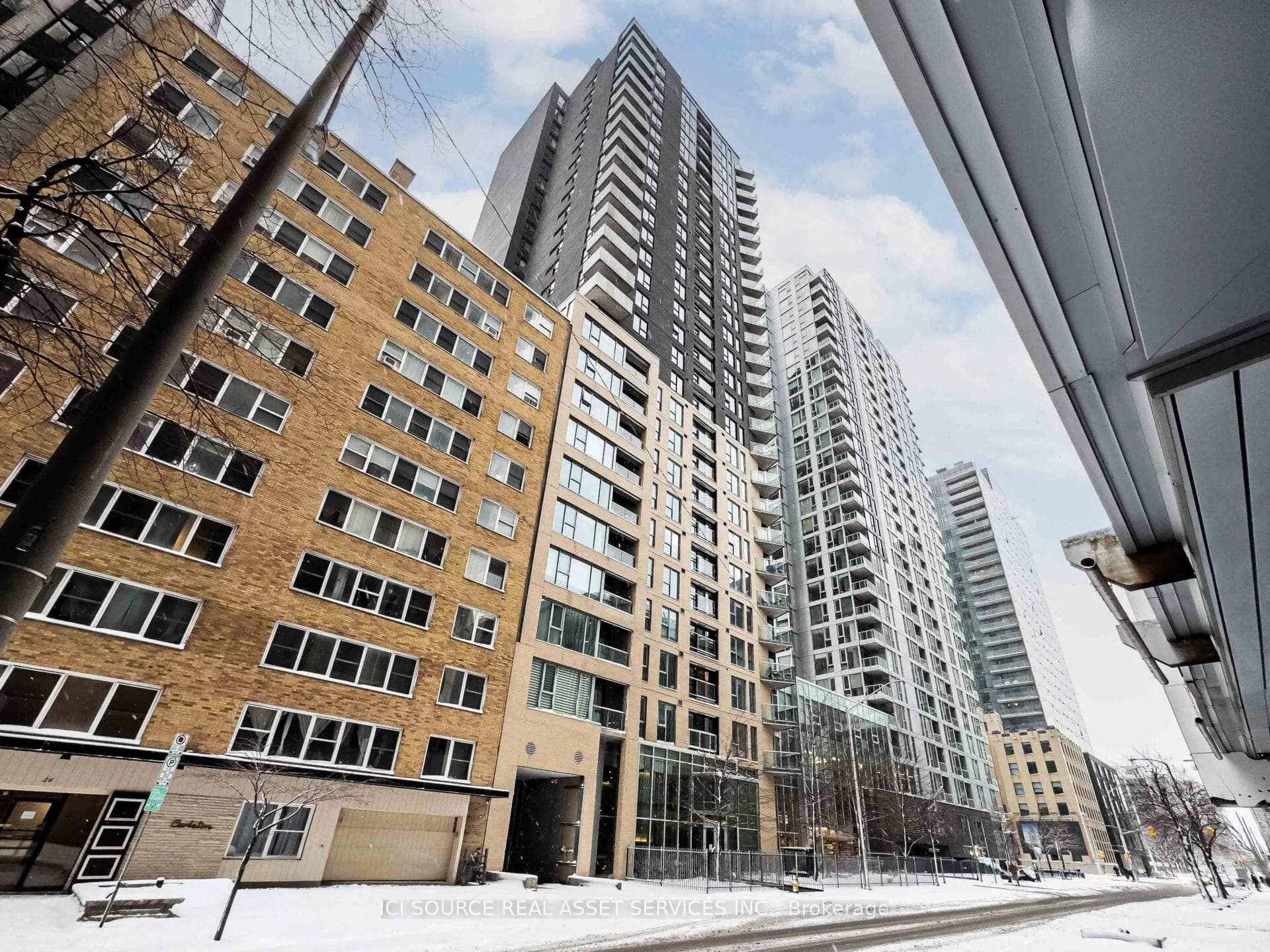 Front of Unit 2206, 40 Nepean Street