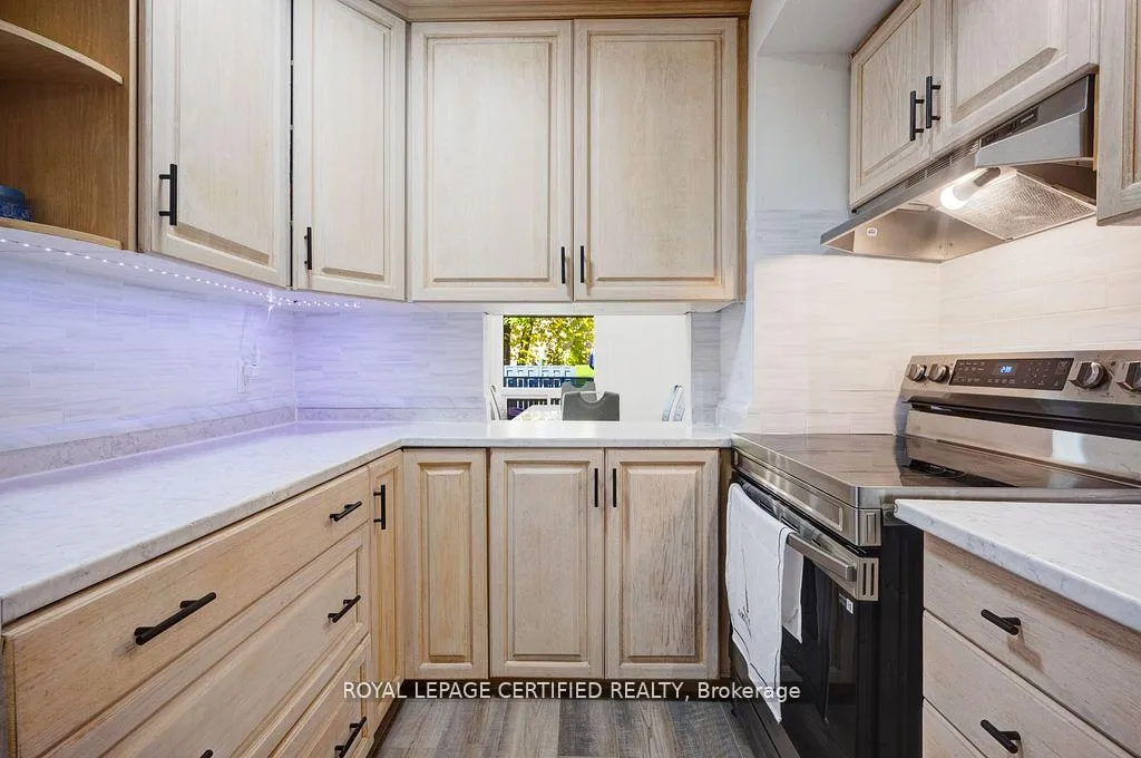 Photo 16 of 375 Ontario Street, Milton, Dorset Park — HOMEH