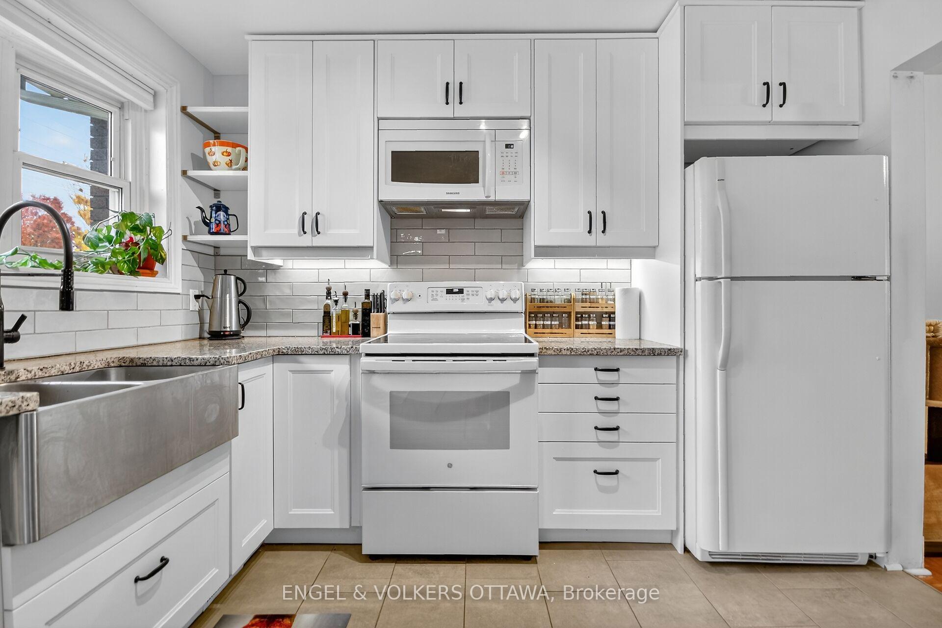 Photo 5 of 910 Dynes Road, Ottawa, Carleton Square — HOMEH