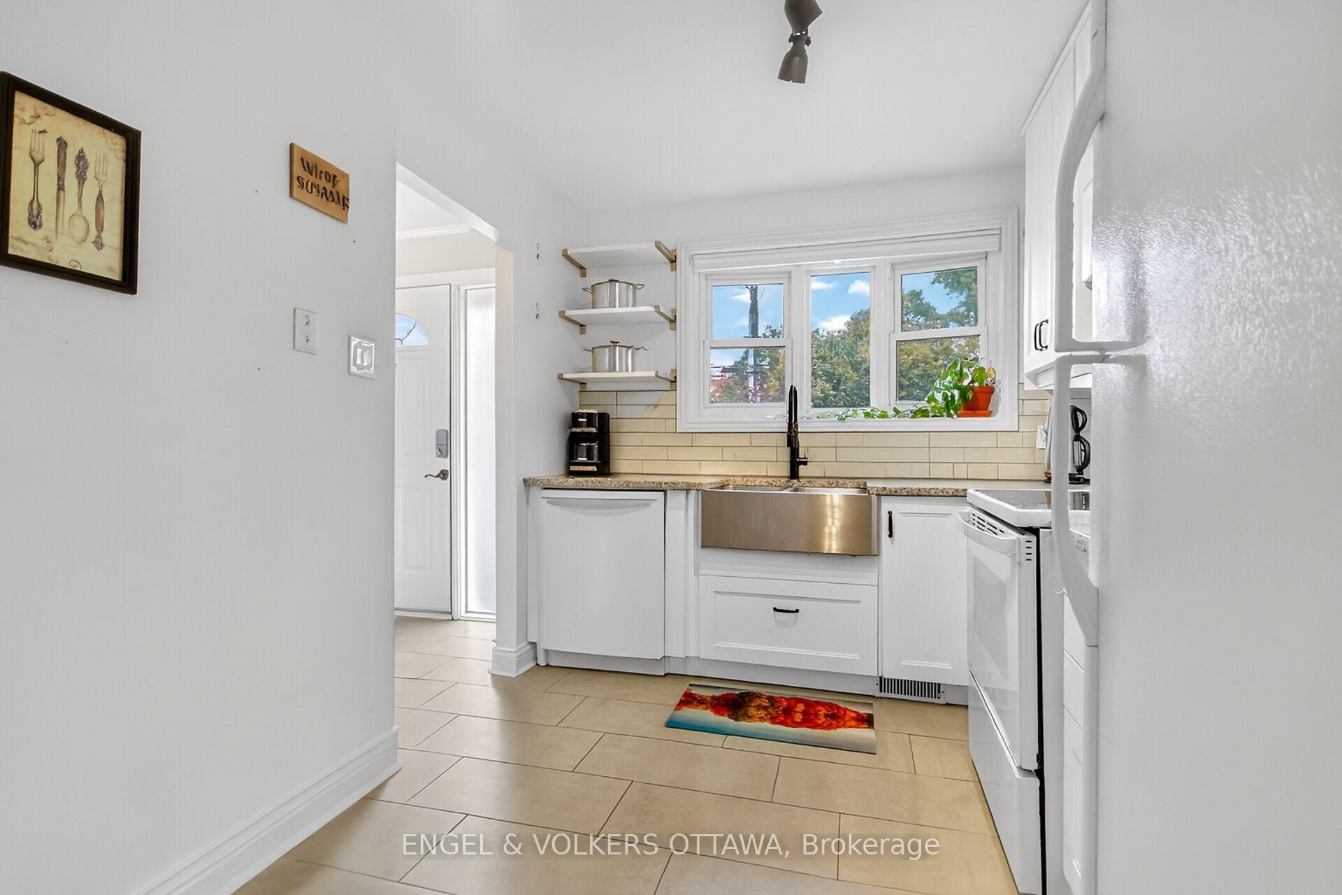 Photo 6 of 910 Dynes Road, Ottawa, Carleton Square — HOMEH