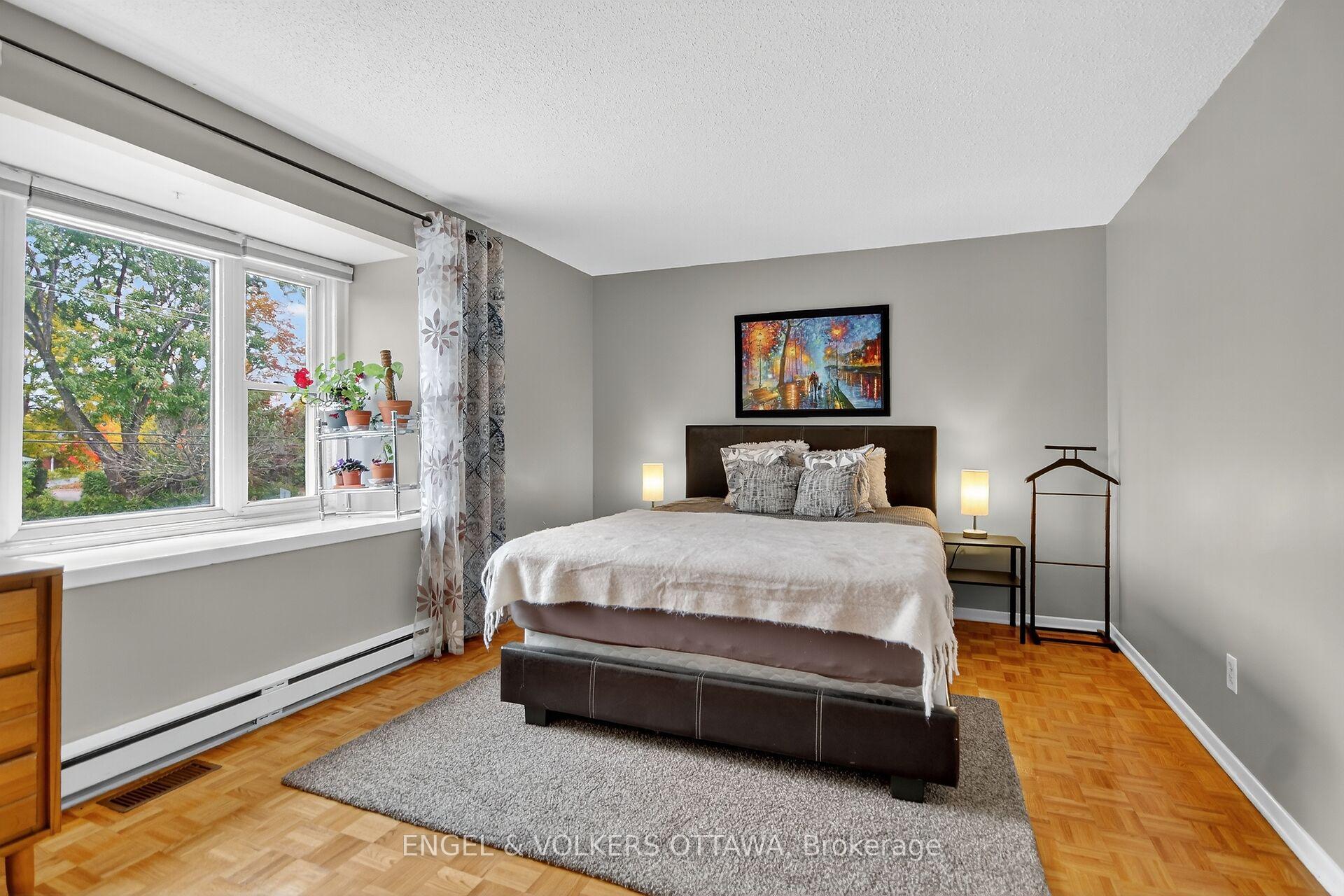 Photo 20 of 910 Dynes Road, Ottawa, Carleton Square — HOMEH
