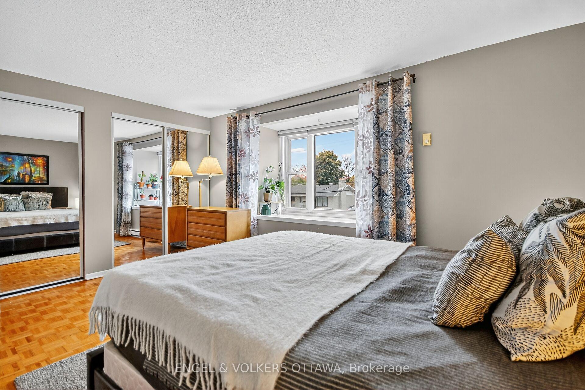Photo 22 of 910 Dynes Road, Ottawa, Carleton Square — HOMEH