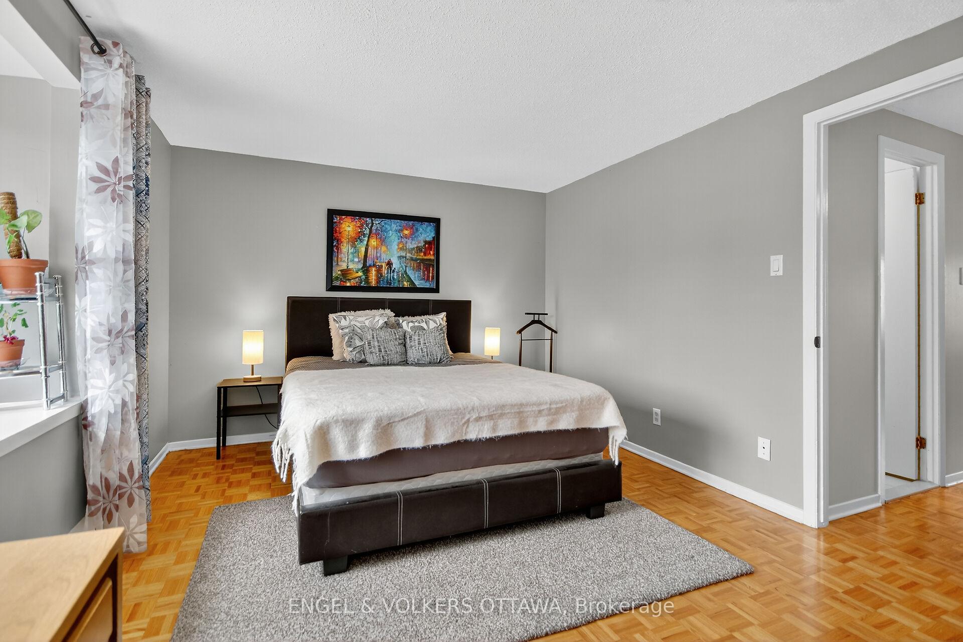 Photo 23 of 910 Dynes Road, Ottawa, Carleton Square — HOMEH