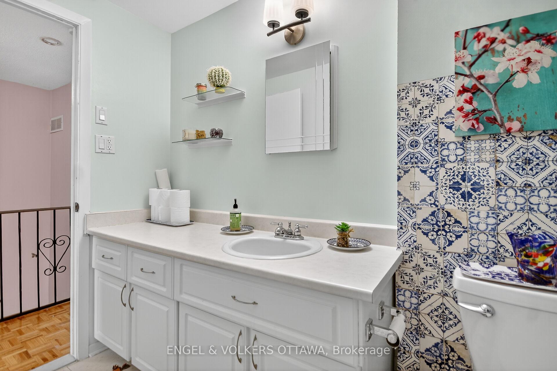 Photo 25 of 910 Dynes Road, Ottawa, Carleton Square — HOMEH