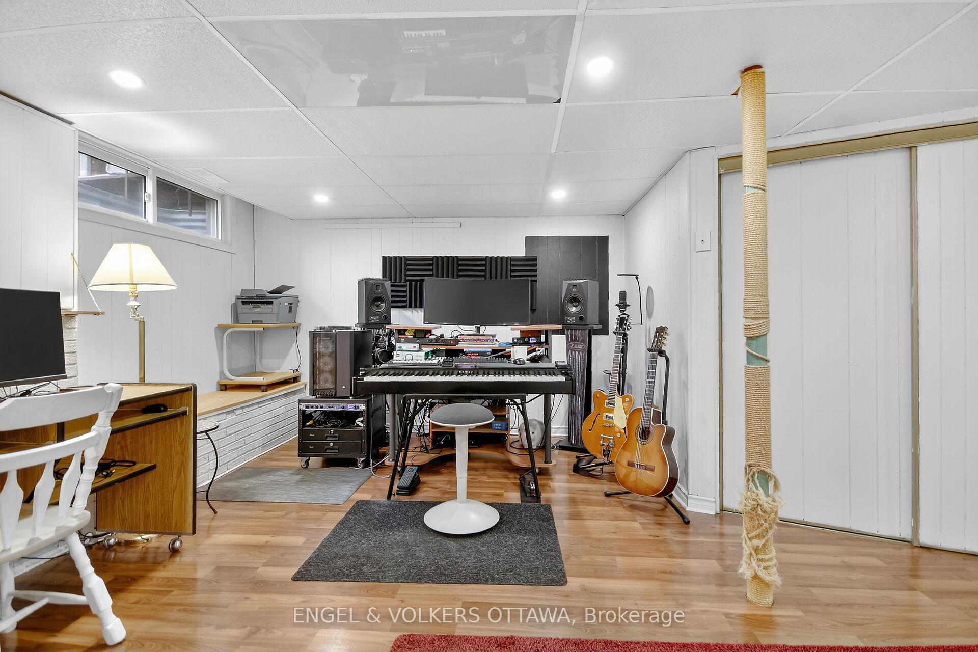 Photo 31 of 910 Dynes Road, Ottawa, Carleton Square — HOMEH