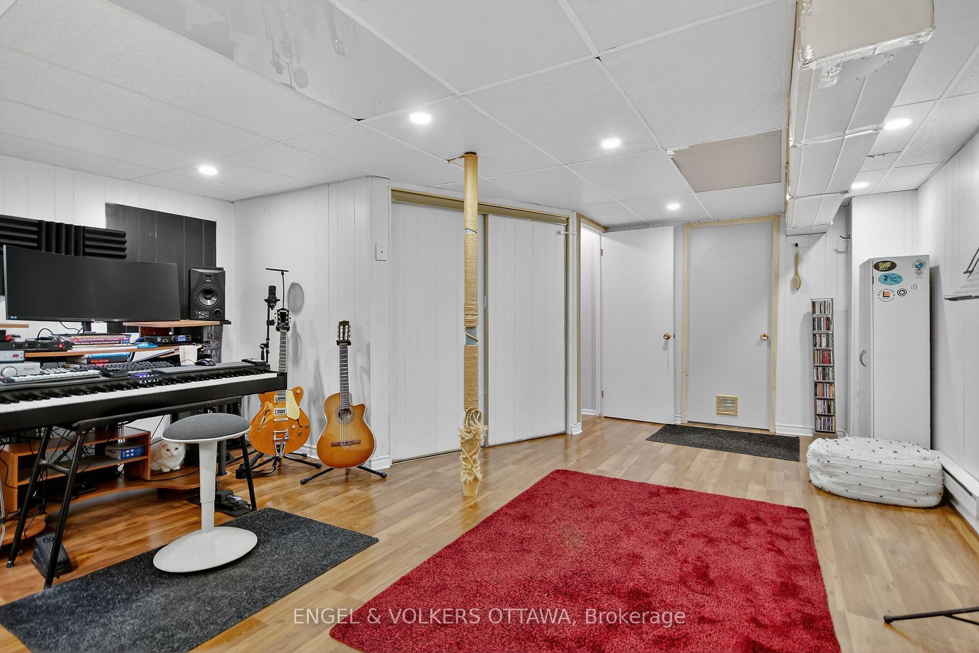 Photo 32 of 910 Dynes Road, Ottawa, Carleton Square — HOMEH