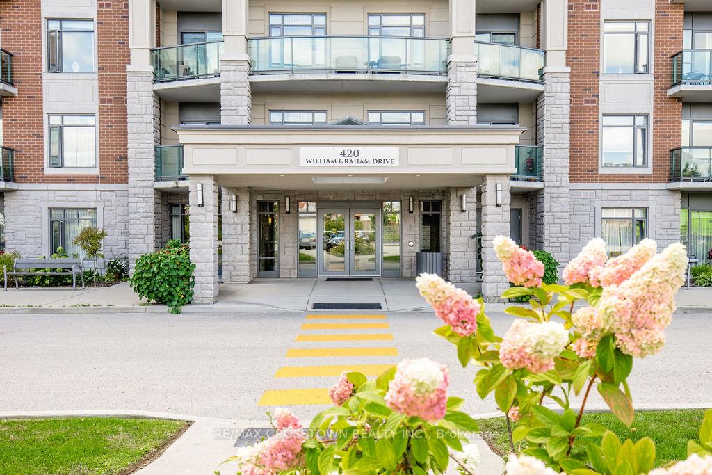 Photo 2 of Unit 418, 420 William Graham Drive, Aurora, Rural Aurora — HOMEH