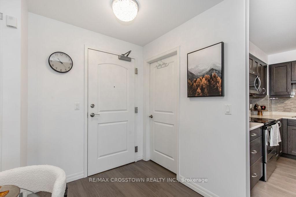 Photo 5 of Unit 418, 420 William Graham Drive, Aurora, Rural Aurora — HOMEH