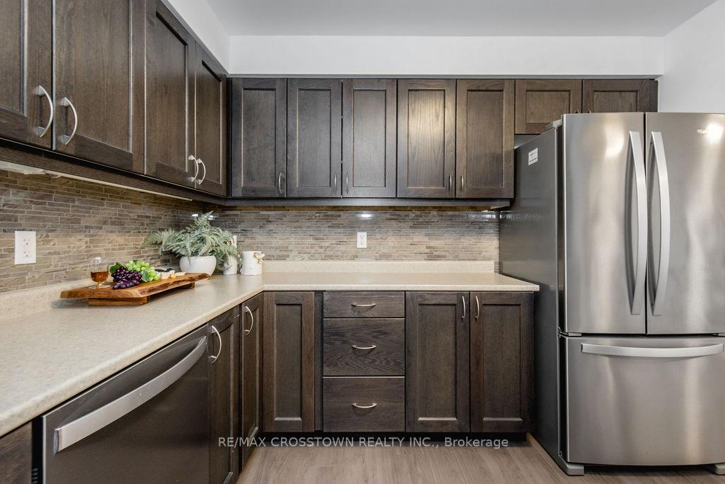 Photo 10 of Unit 418, 420 William Graham Drive, Aurora, Rural Aurora — HOMEH