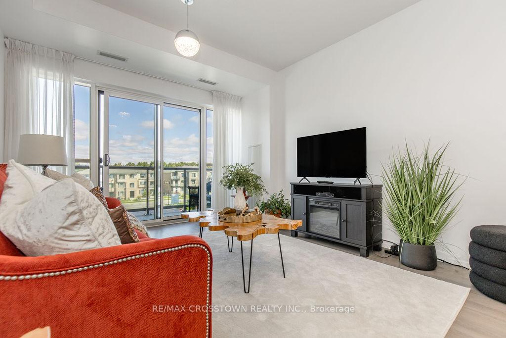 Photo 12 of Unit 418, 420 William Graham Drive, Aurora, Rural Aurora — HOMEH