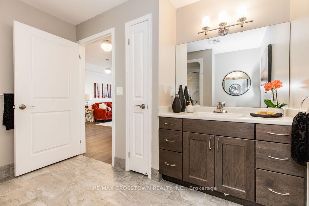 Photo 17 of Unit 418, 420 William Graham Drive, Aurora, Rural Aurora — HOMEH