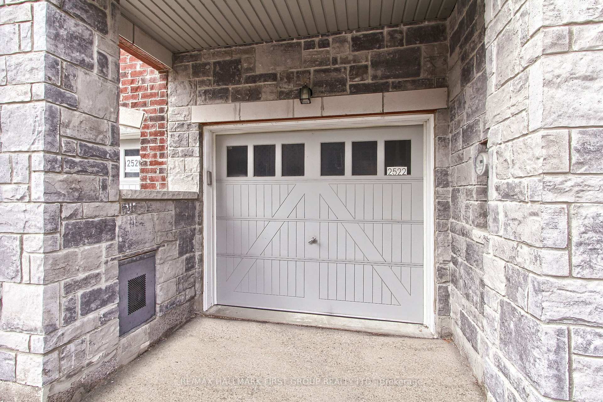 Photo 3 of 2522 Boston Glen, Pickering, Duffin Heights — HOMEH