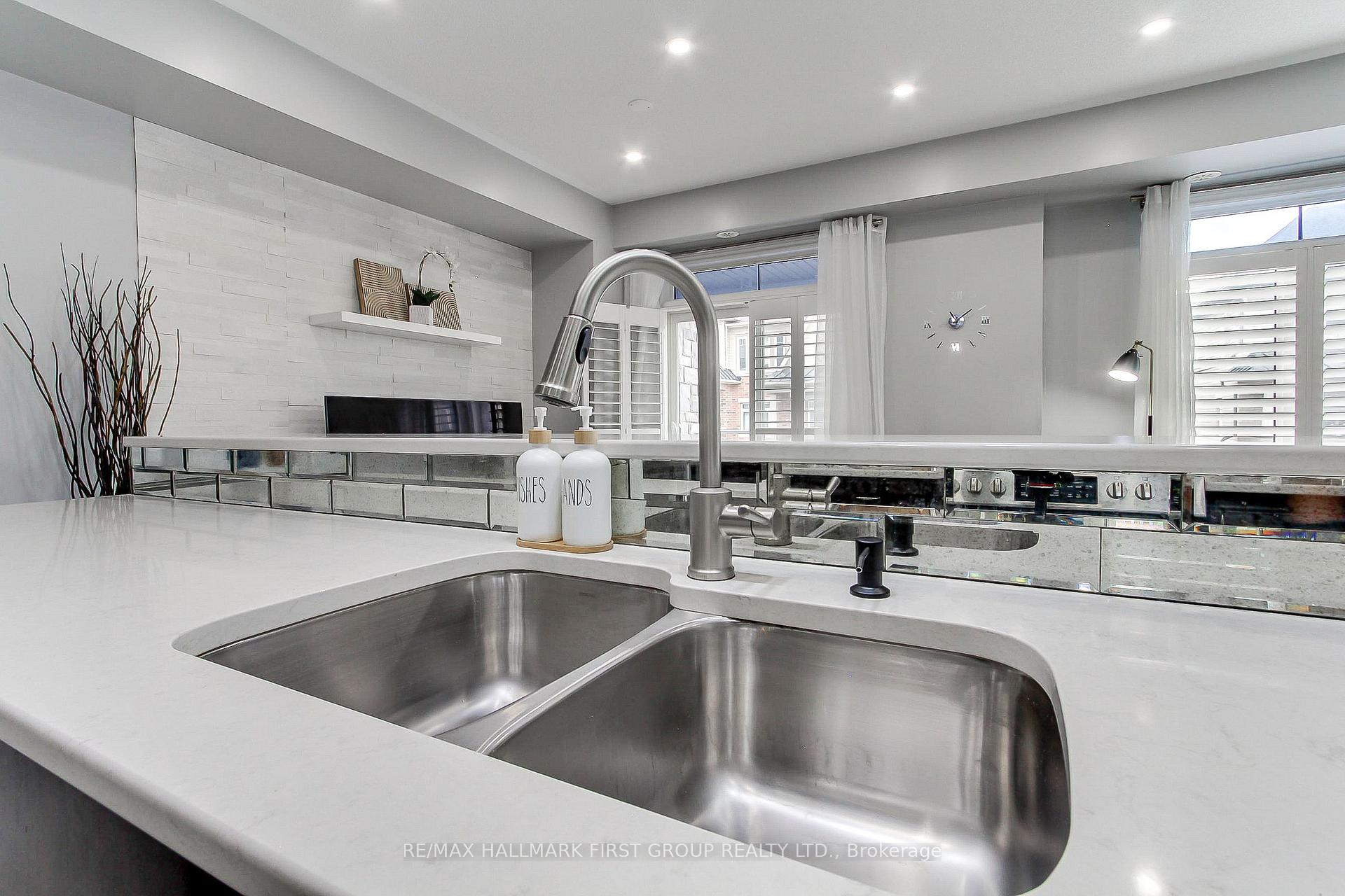 Photo 11 of 2522 Boston Glen, Pickering, Duffin Heights — HOMEH