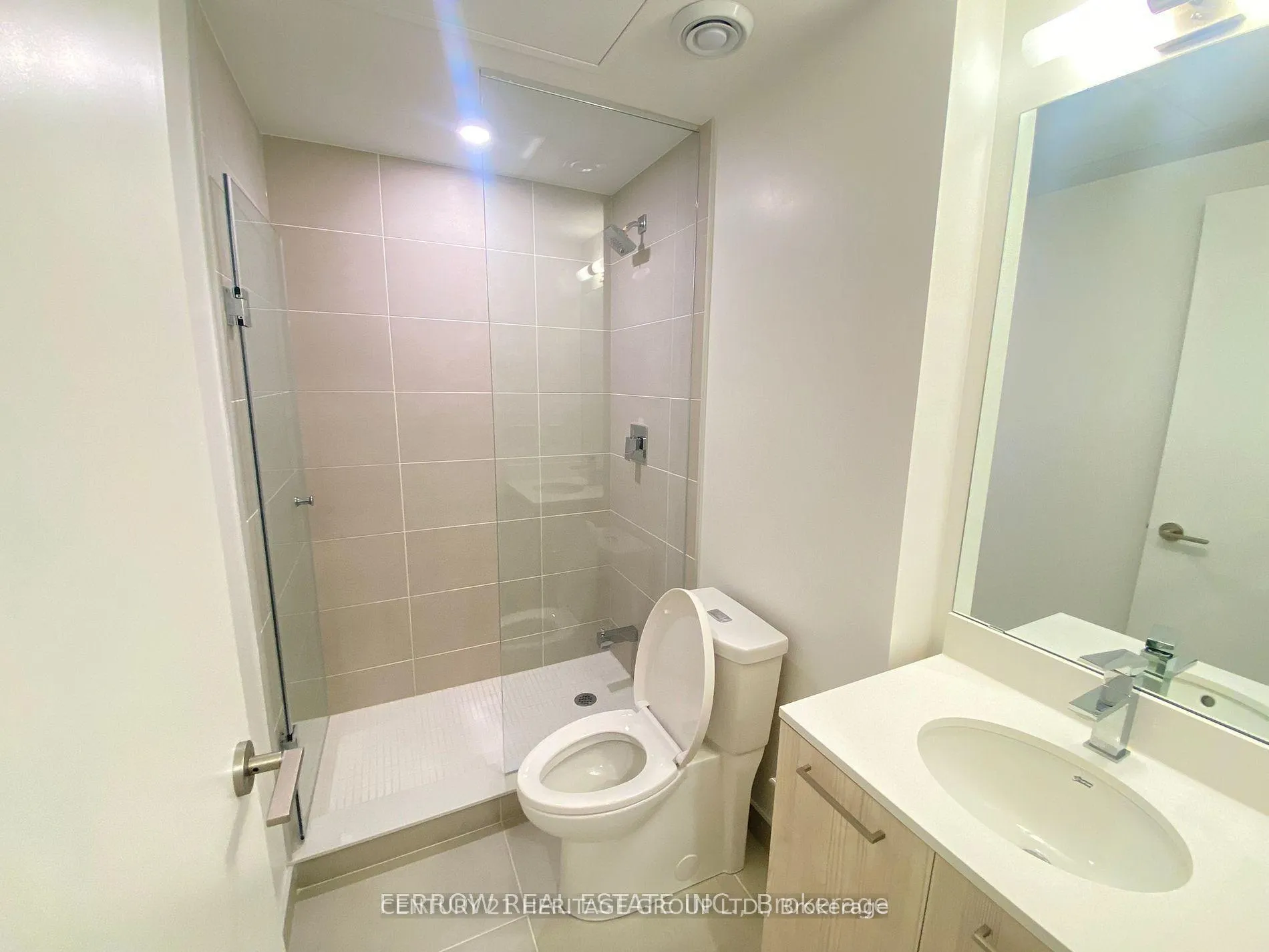 Photo 8 of Unit 403, 65 Mutual Street, Toronto, Church-Yonge Corridor — HOMEH