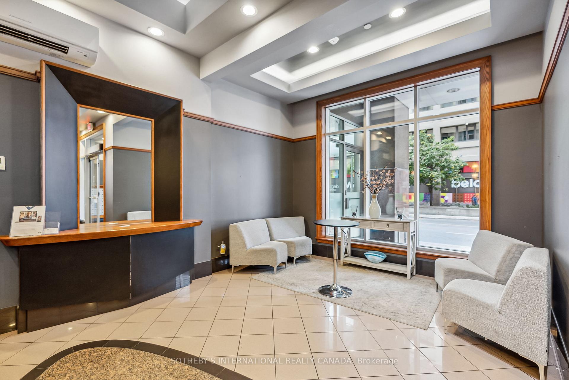 Photo 4 of Unit 507, 8 Wellesley Street E, Toronto, Church-Yonge Corridor — HOMEH