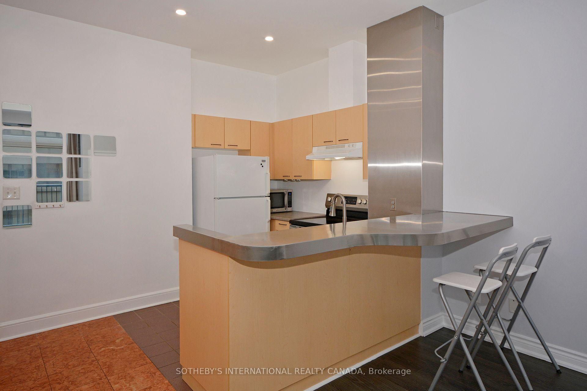 Photo 9 of Unit 507, 8 Wellesley Street E, Toronto, Church-Yonge Corridor — HOMEH