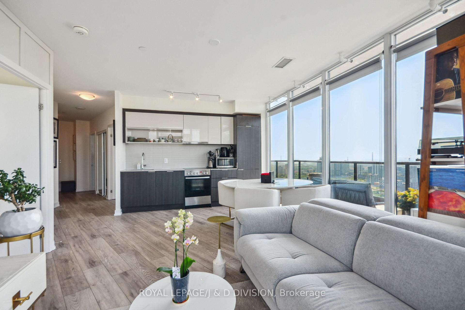 Photo 3 of Unit 3008, 159 Wellesley Street E, Toronto, Cabbagetown-South St. James Town — HOMEH