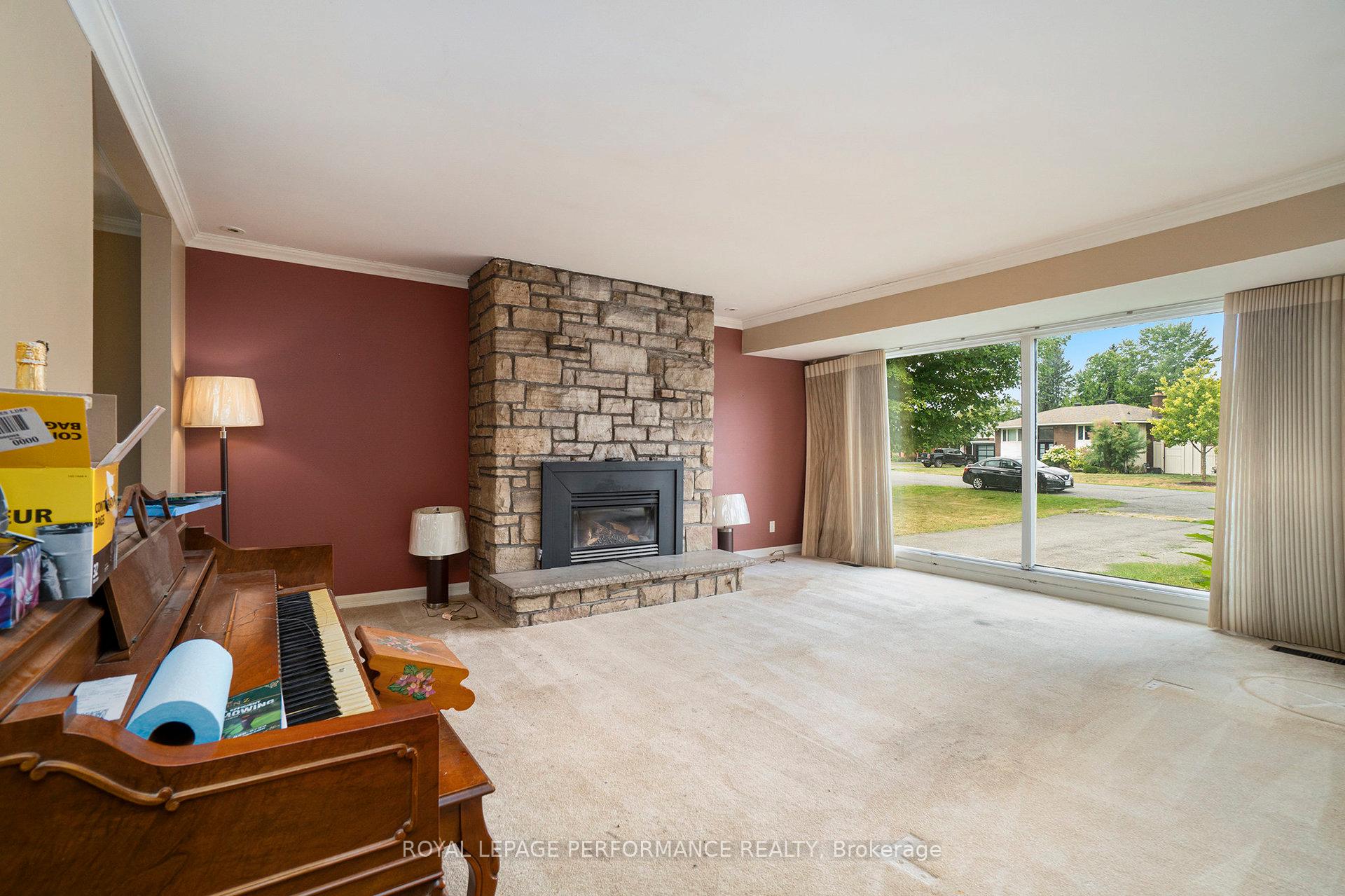 Photo 2 of 29 Horner Drive, Ottawa, Lakeview Park — HOMEH