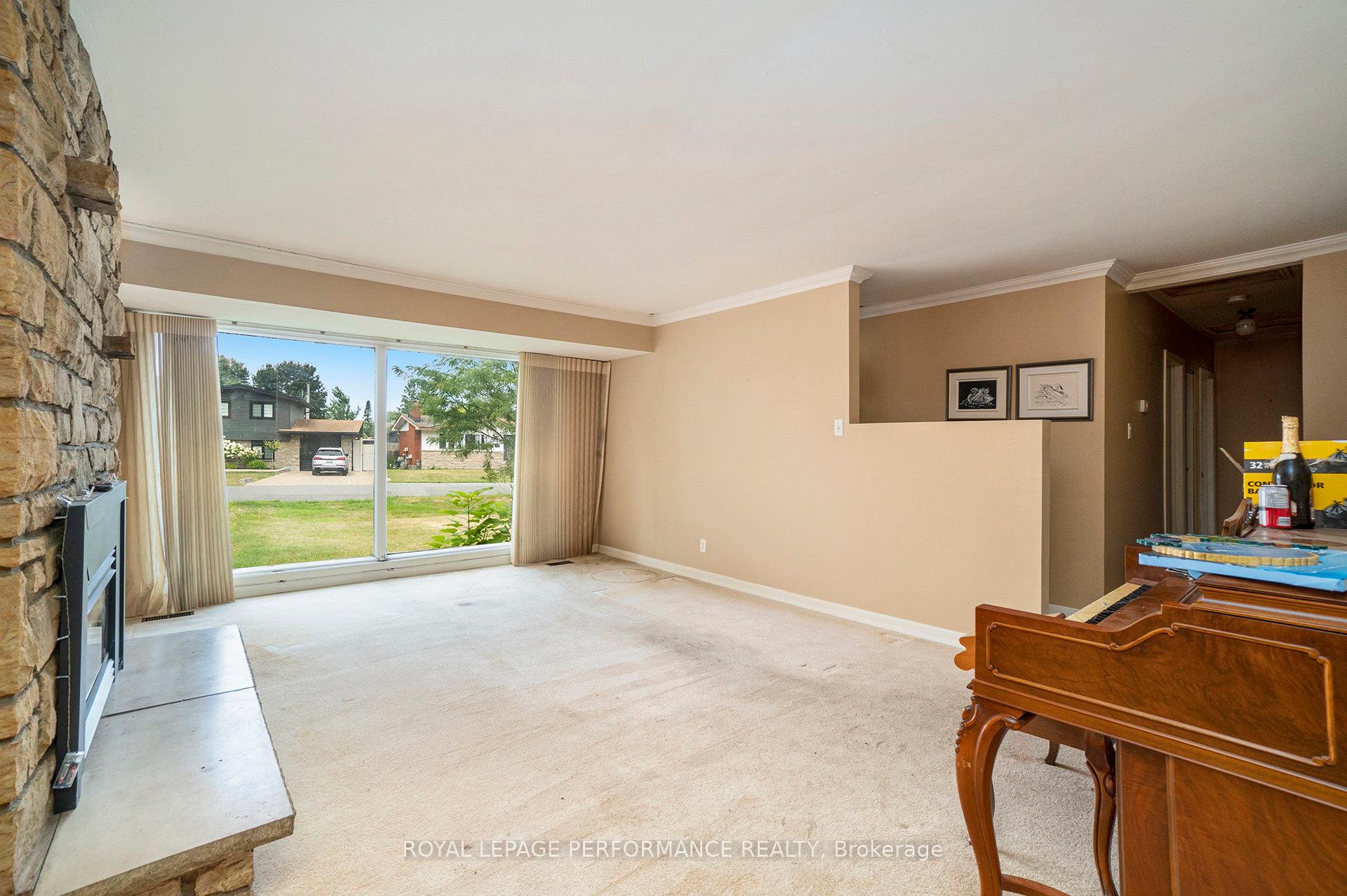 Photo 4 of 29 Horner Drive, Ottawa, Lakeview Park — HOMEH