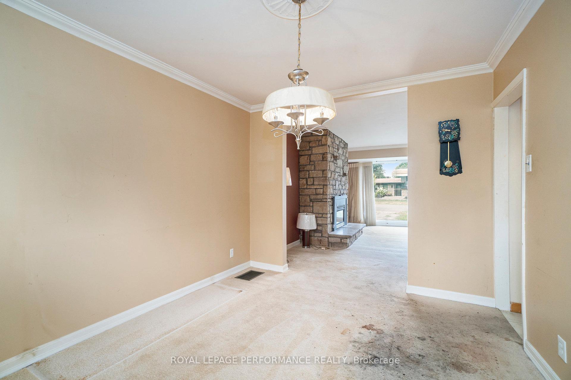 Photo 5 of 29 Horner Drive, Ottawa, Lakeview Park — HOMEH