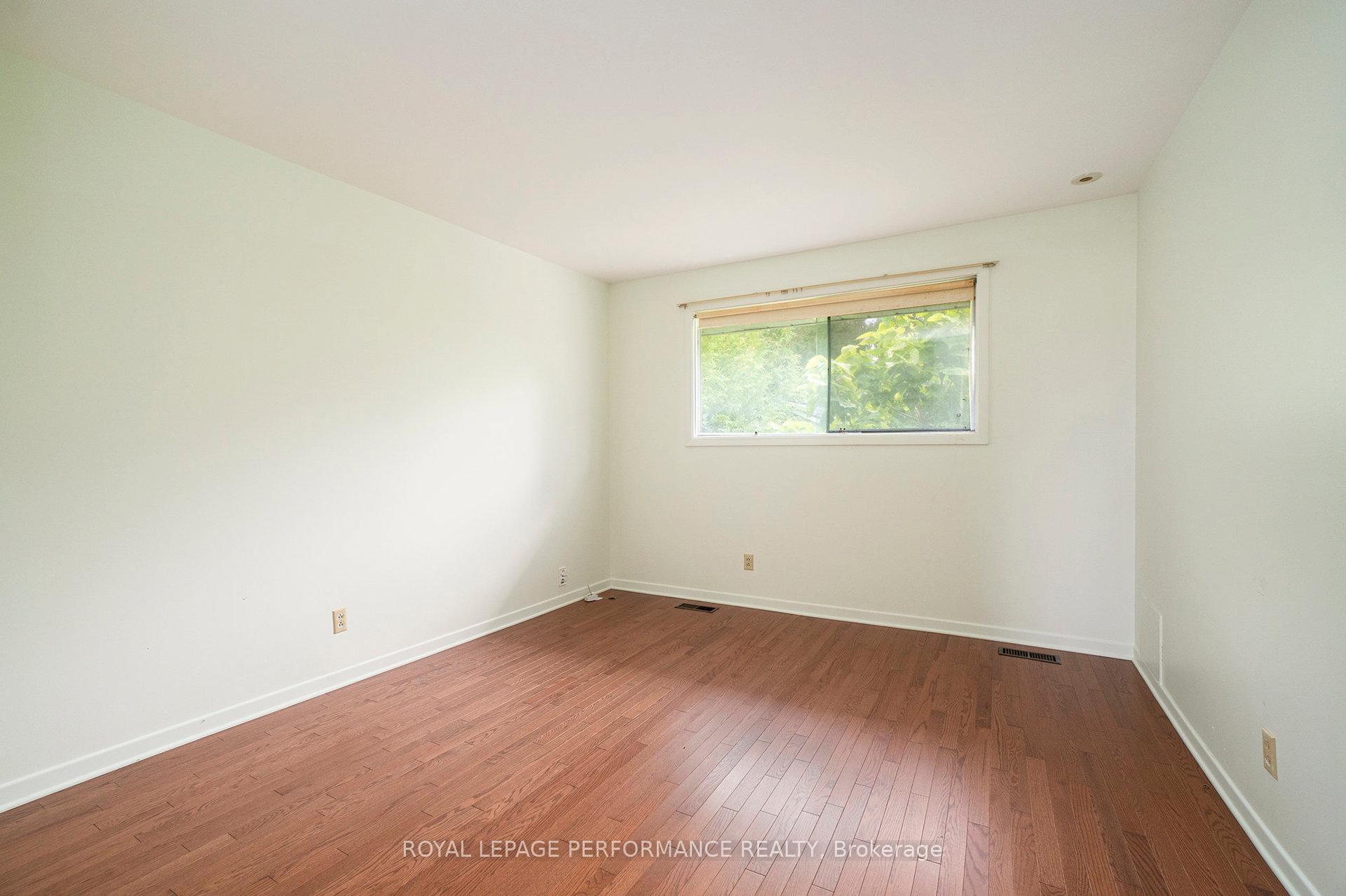 Photo 17 of 29 Horner Drive, Ottawa, Lakeview Park — HOMEH