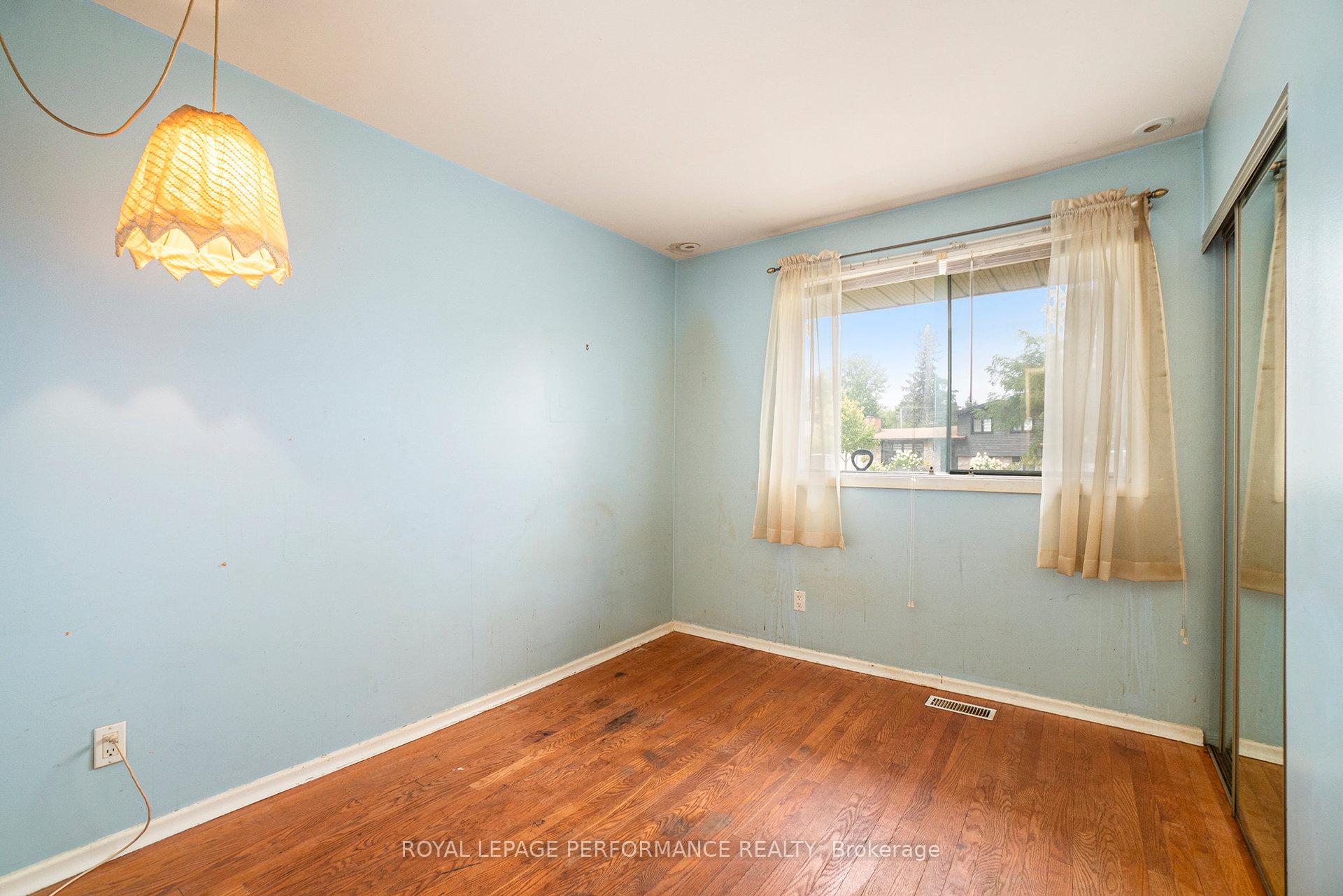 Photo 13 of 29 Horner Drive, Ottawa, Lakeview Park — HOMEH