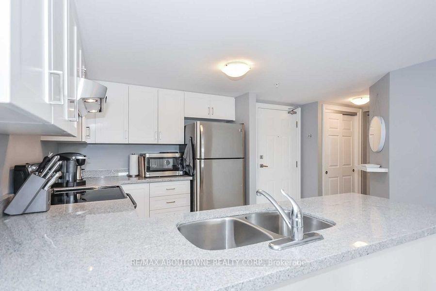 Photo 4 of Unit 402, 64 Frederick Drive, Guelph, Pineridge/Westminster Woods — HOMEH
