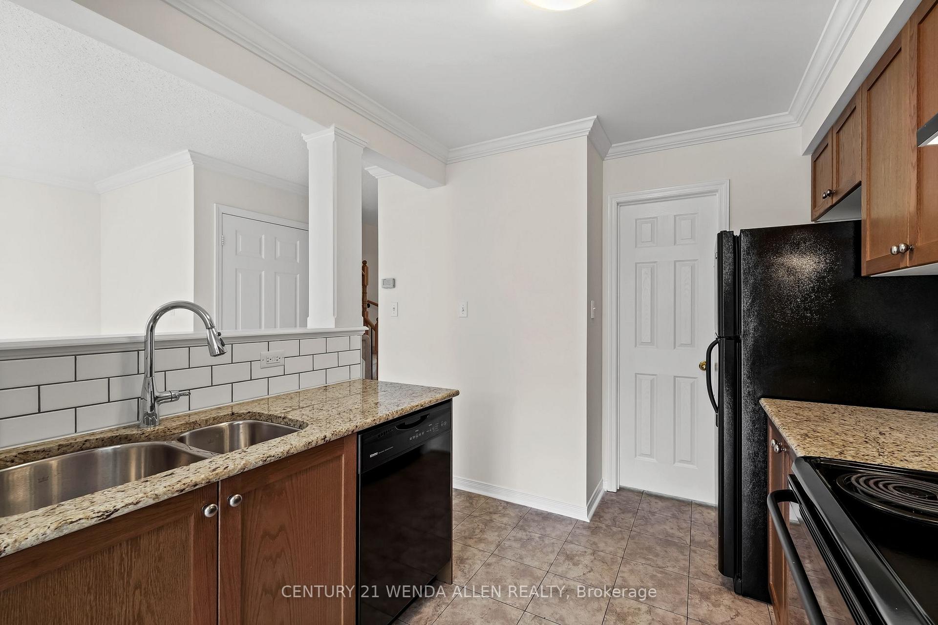 Photo 8 of Unit 54, 1087 Ormond Drive, Oshawa, Samac — HOMEH