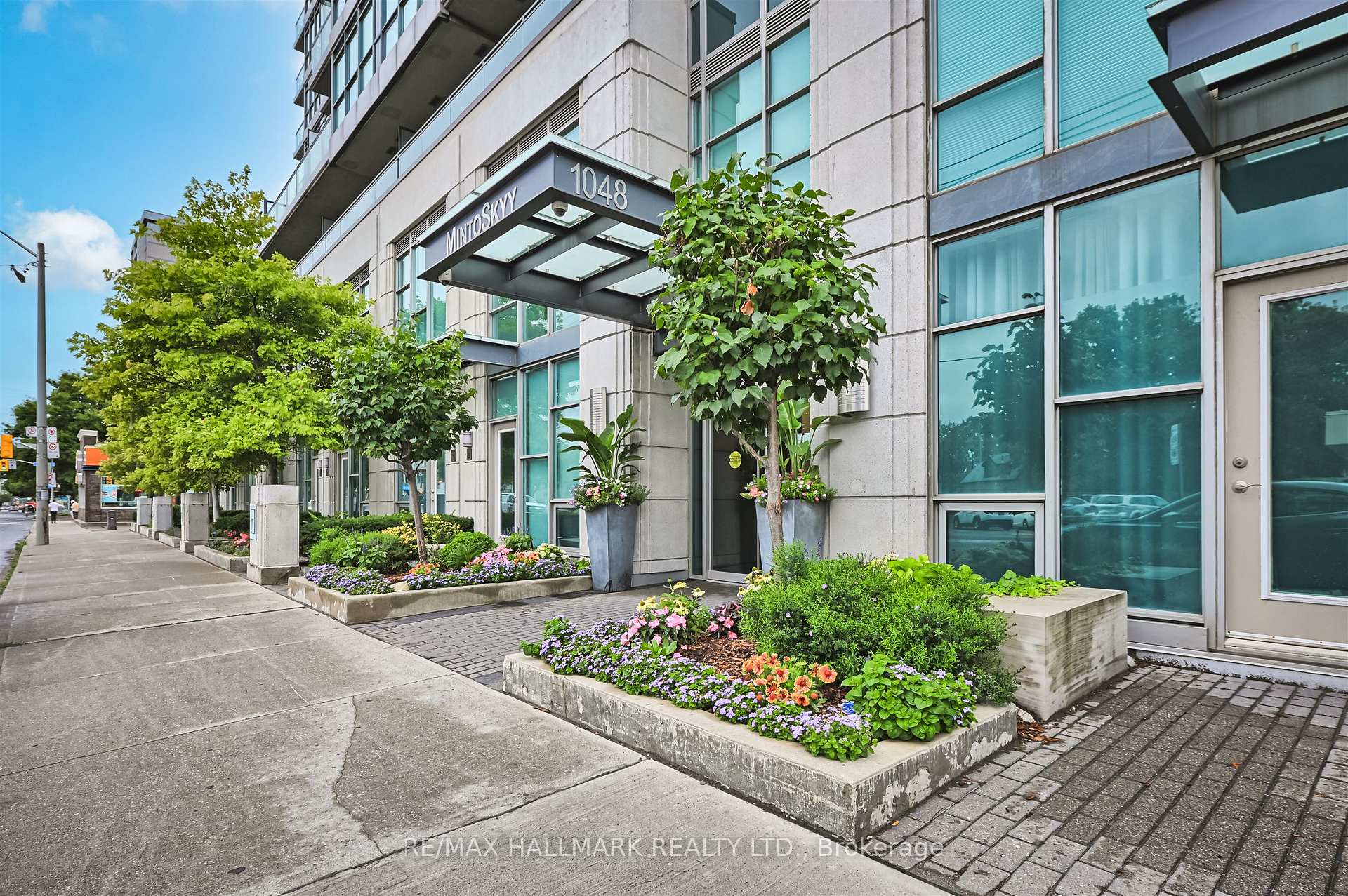 Photo 2 of Unit 302, 1048 Broadview Avenue, Toronto, Broadview North — HOMEH