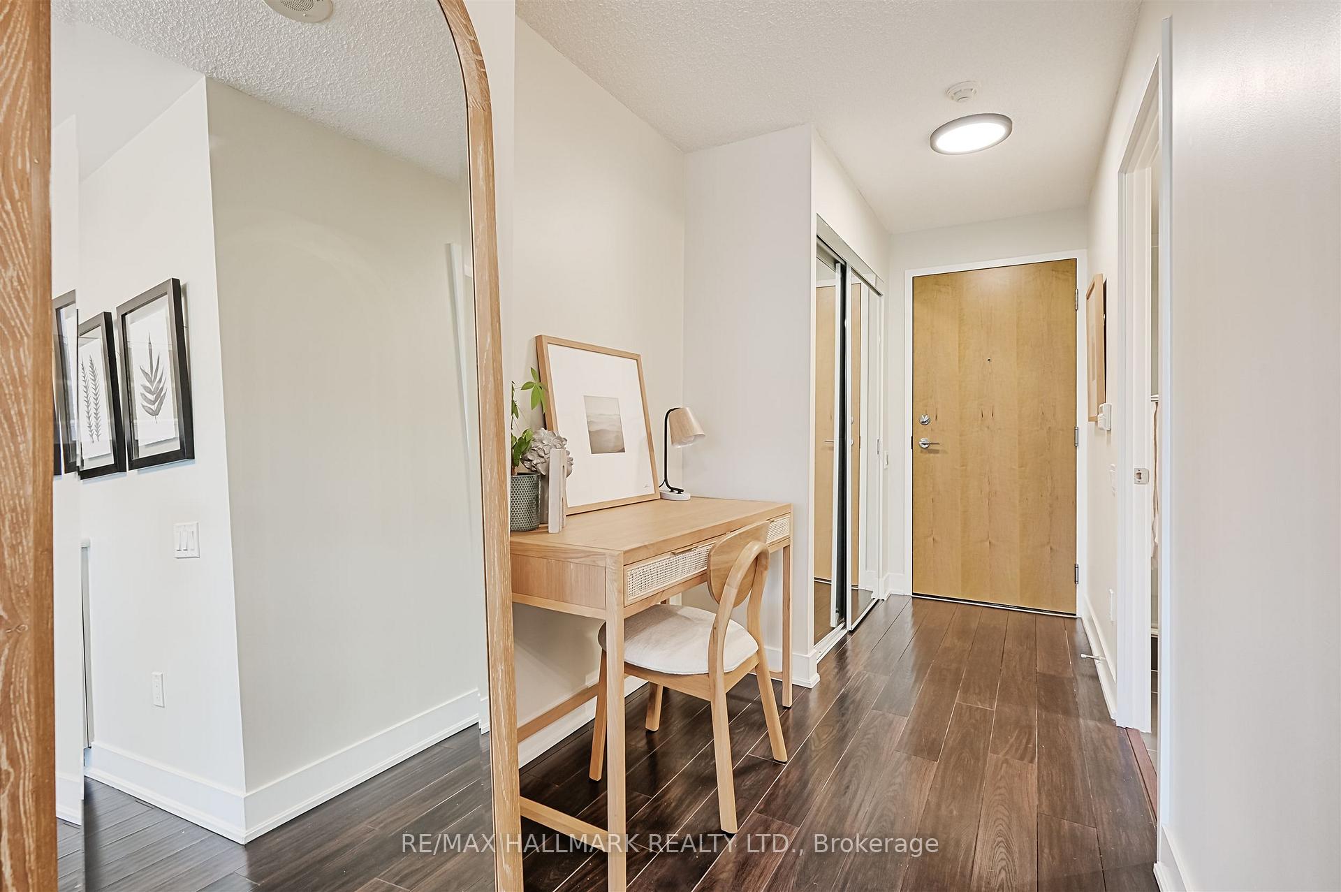 Photo 5 of Unit 302, 1048 Broadview Avenue, Toronto, Broadview North — HOMEH