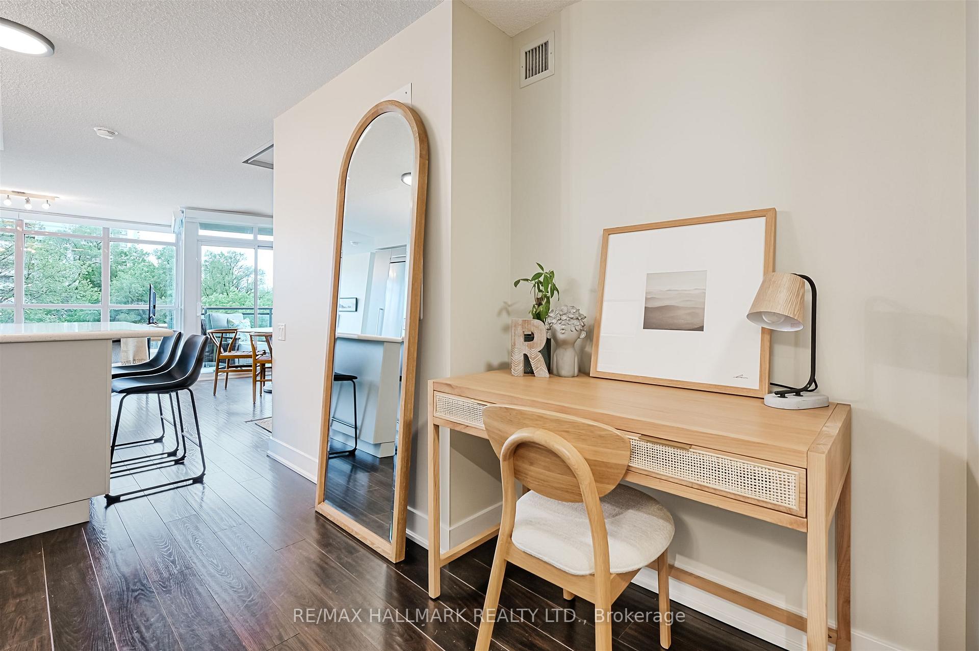 Photo 6 of Unit 302, 1048 Broadview Avenue, Toronto, Broadview North — HOMEH