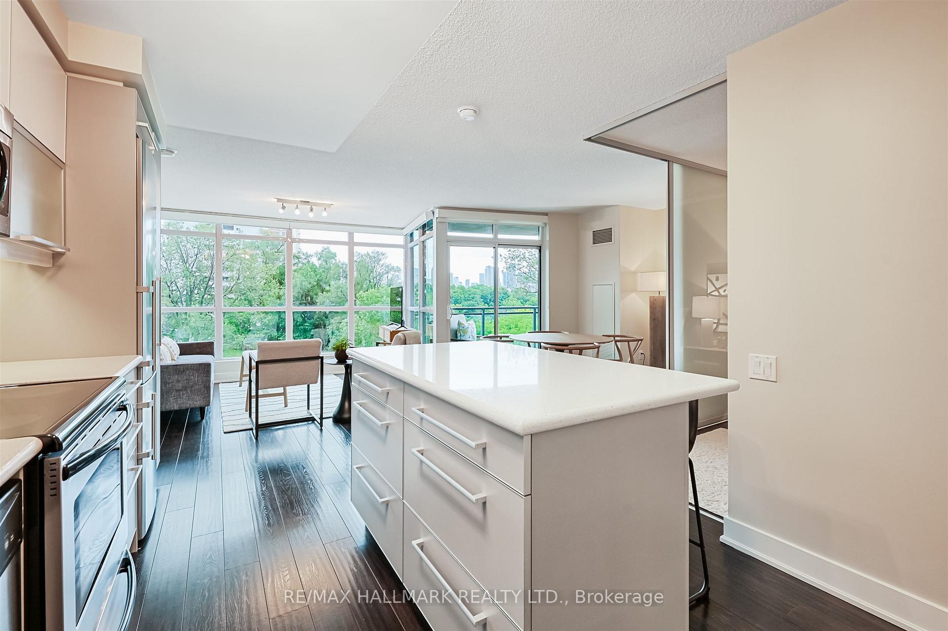 Photo 8 of Unit 302, 1048 Broadview Avenue, Toronto, Broadview North — HOMEH