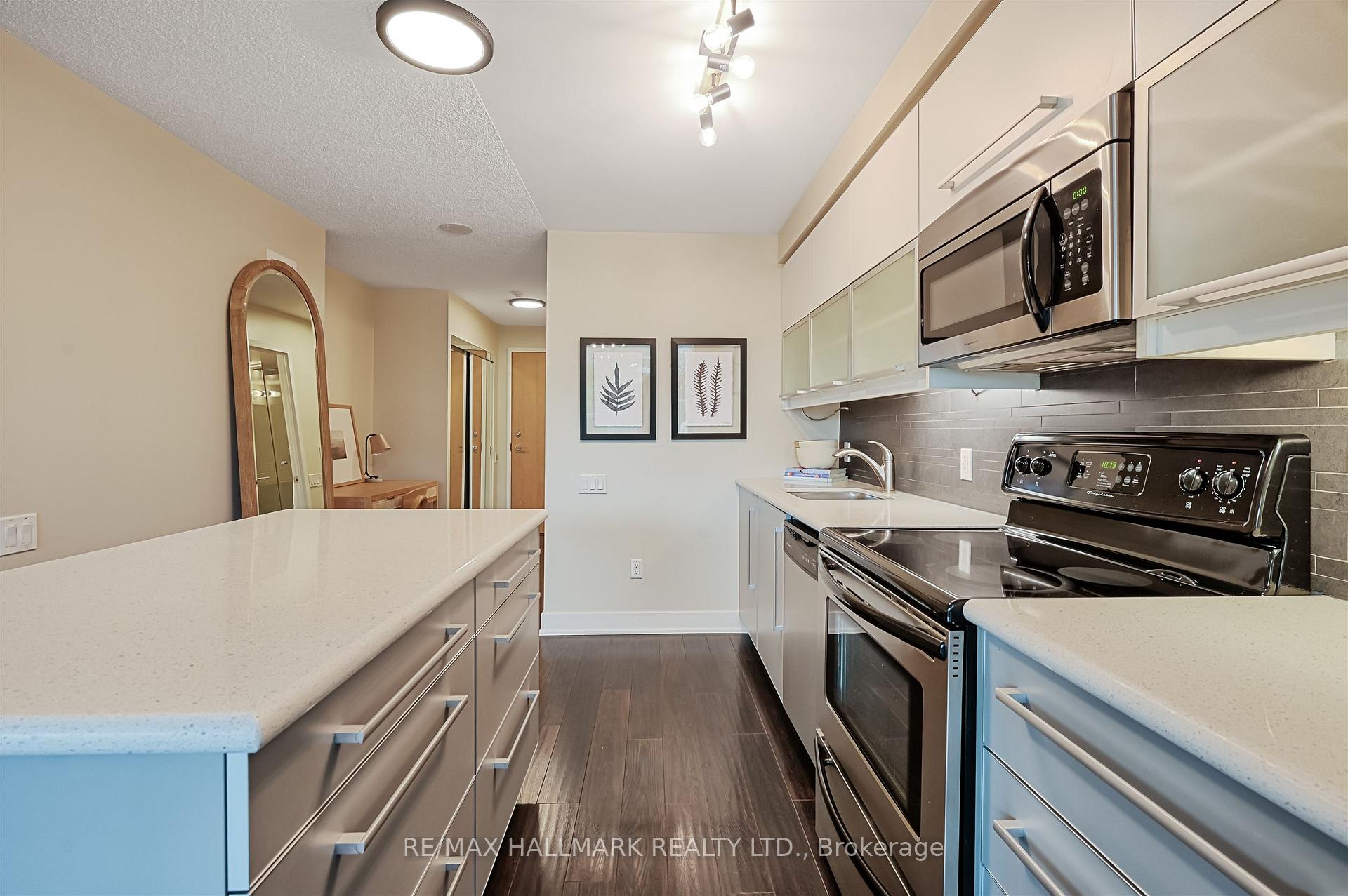 Photo 9 of Unit 302, 1048 Broadview Avenue, Toronto, Broadview North — HOMEH