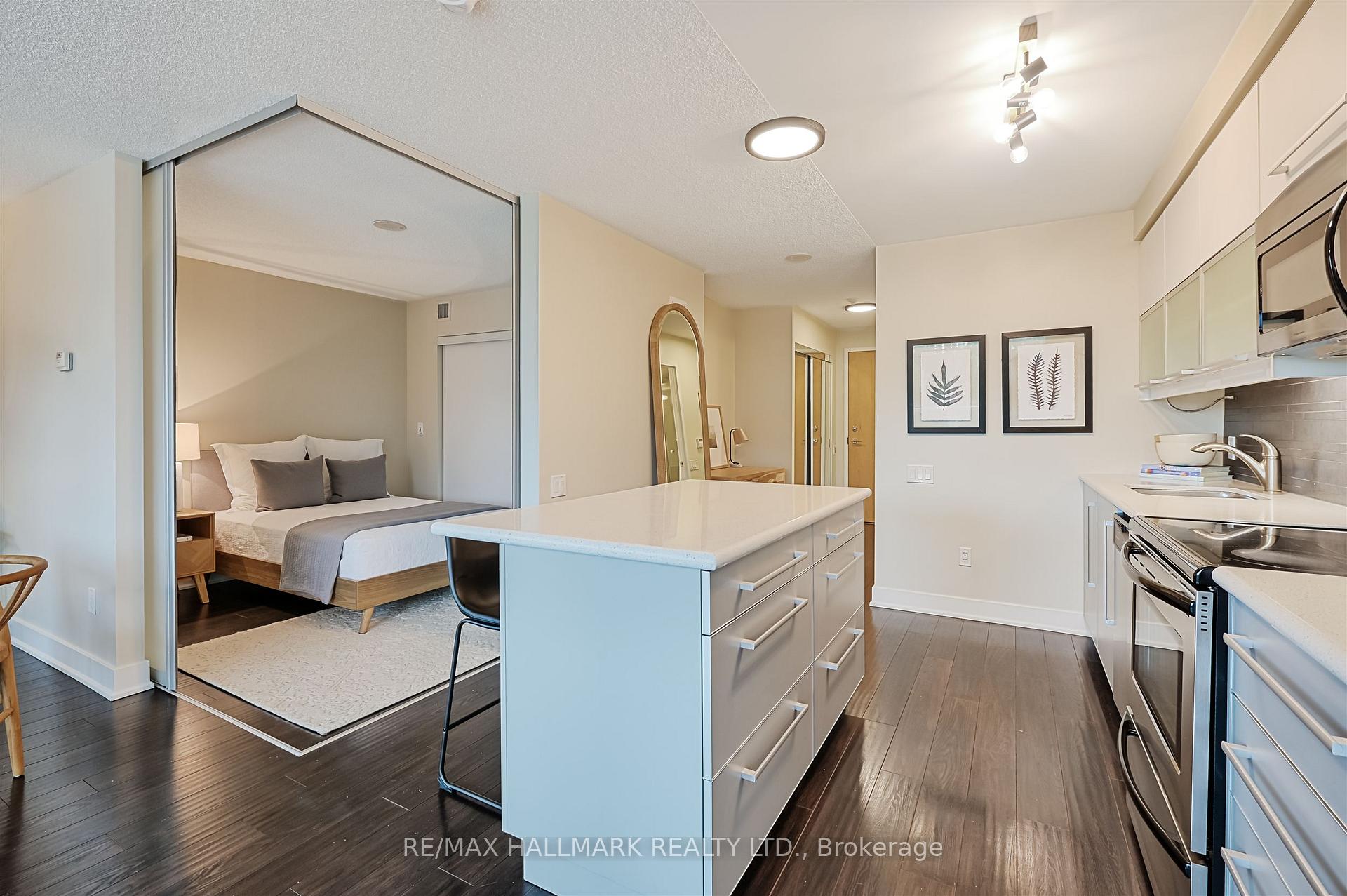 Photo 10 of Unit 302, 1048 Broadview Avenue, Toronto, Broadview North — HOMEH