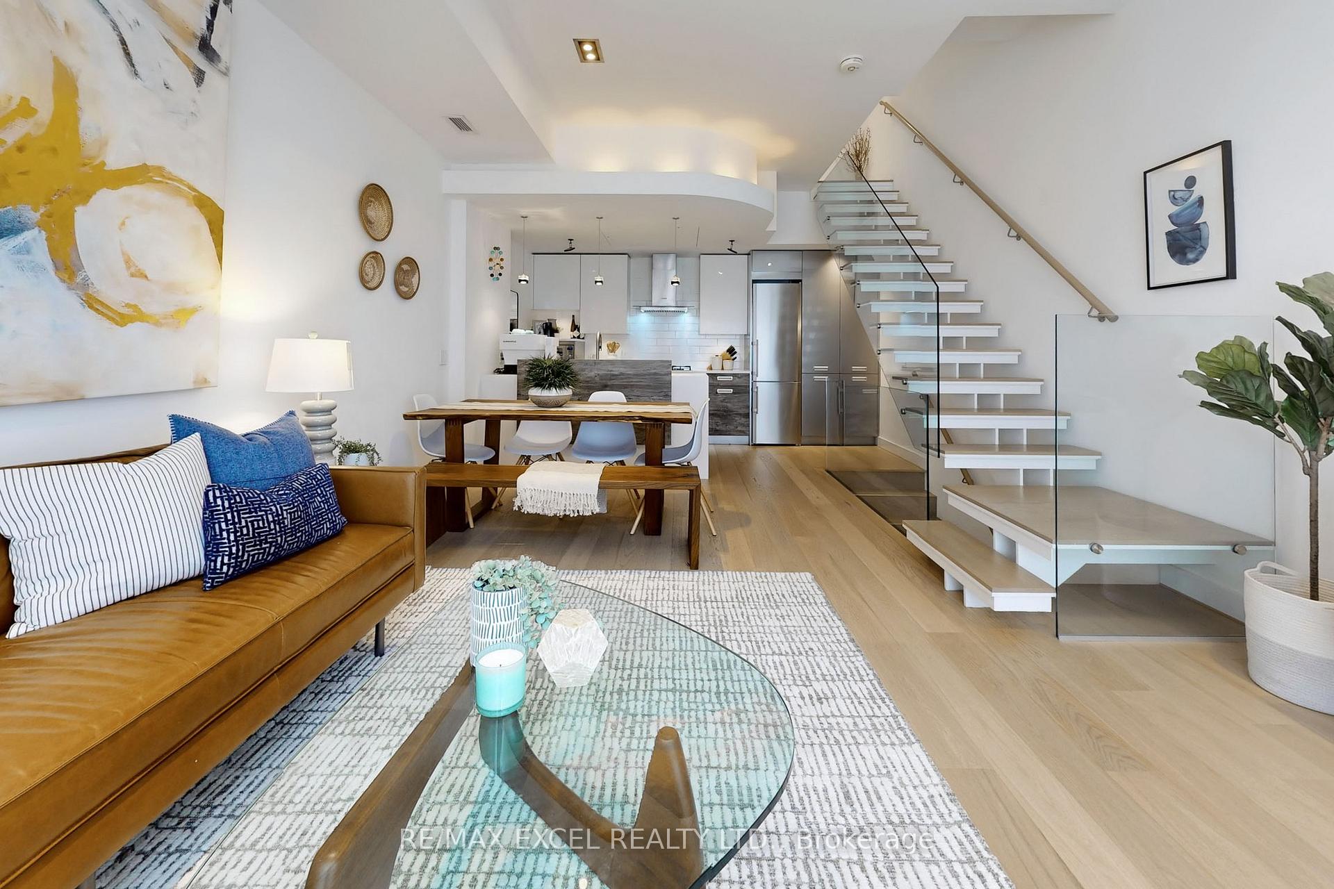 Photo 6 of Unit 3, 715 Kingston Road, Toronto, The Beaches — HOMEH