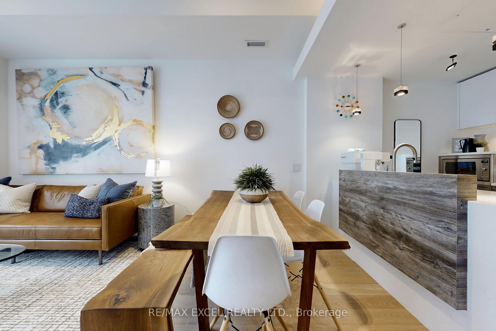 Photo 9 of Unit 3, 715 Kingston Road, Toronto, The Beaches — HOMEH
