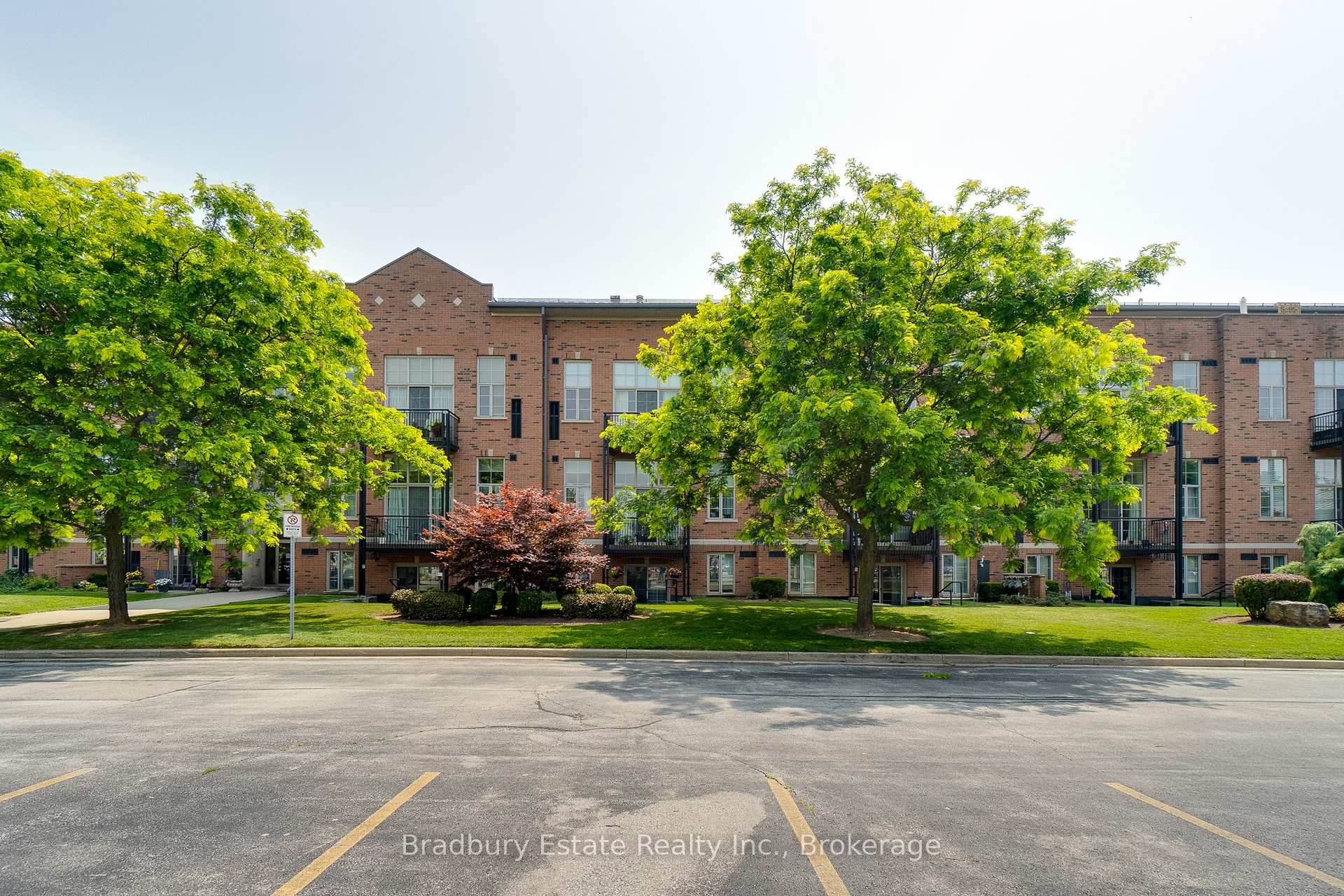 Photo 2 of Unit 105, 262 Dundas Street E, Hamilton, Waterdown — HOMEH