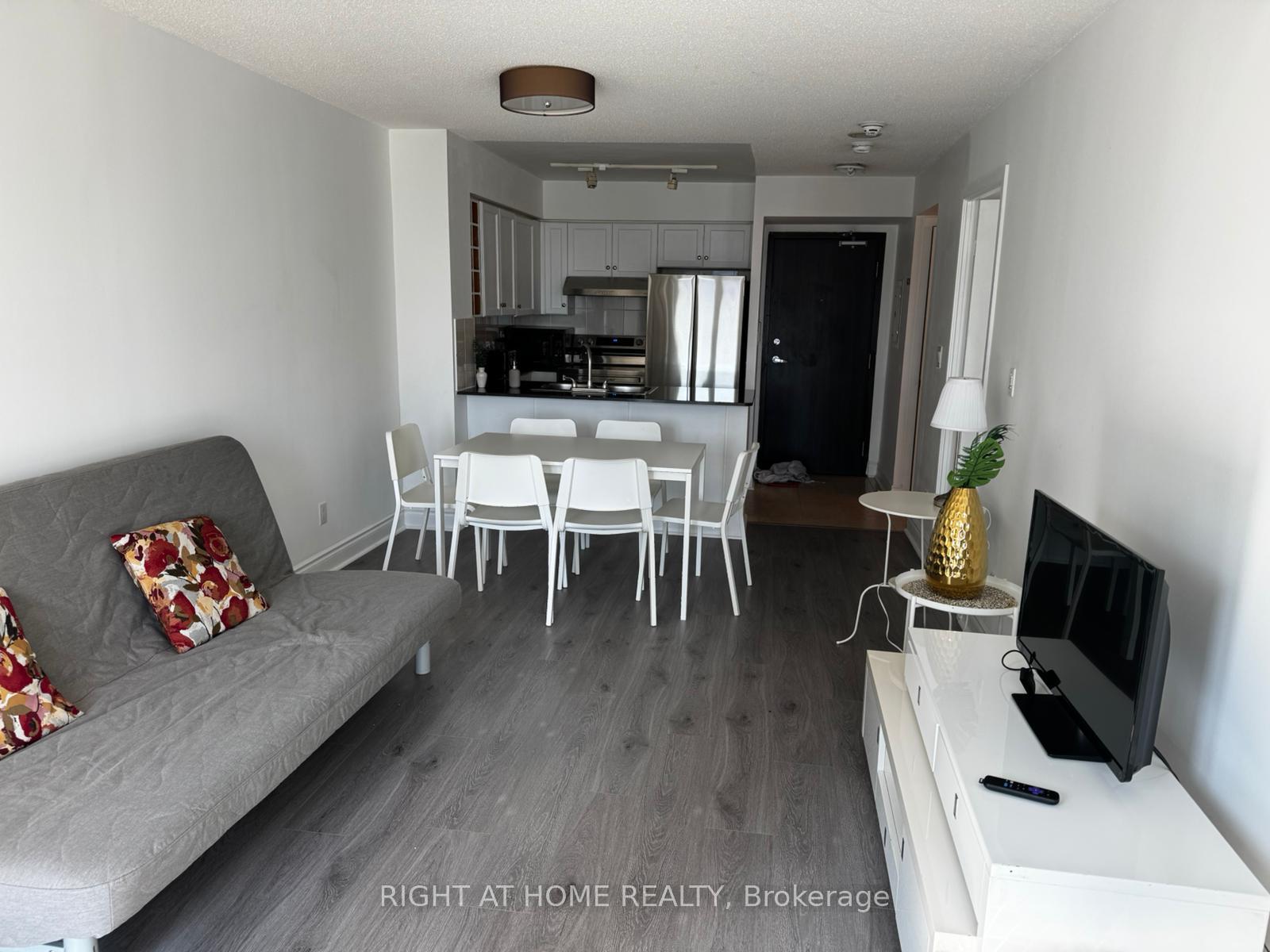 Front of Unit 3605, 210 Victoria Street
