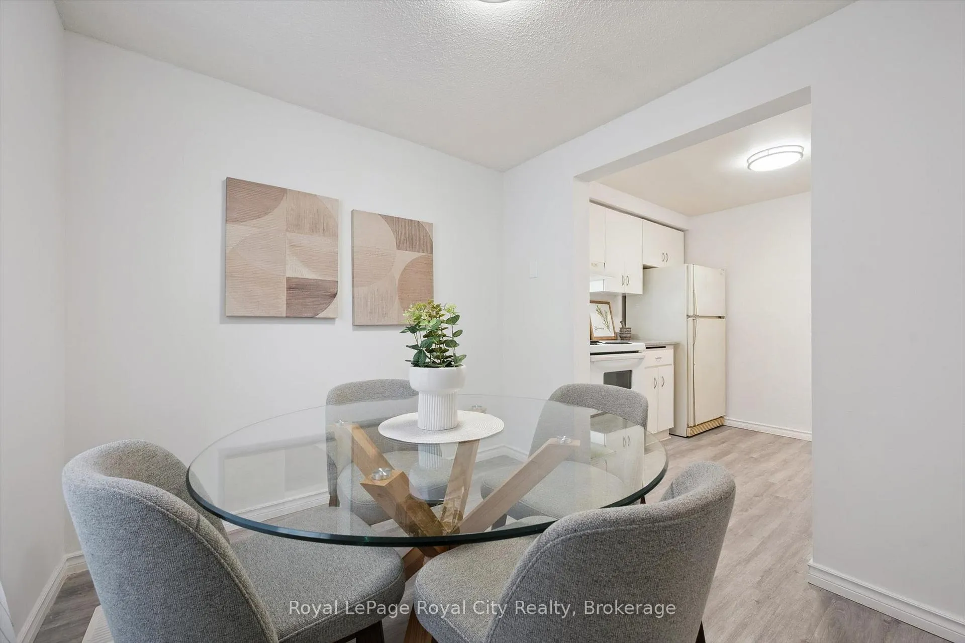 Photo 10 of Unit 78, 700 Paisley Road, Guelph, Willow West/Sugarbush/West Acres — HOMEH