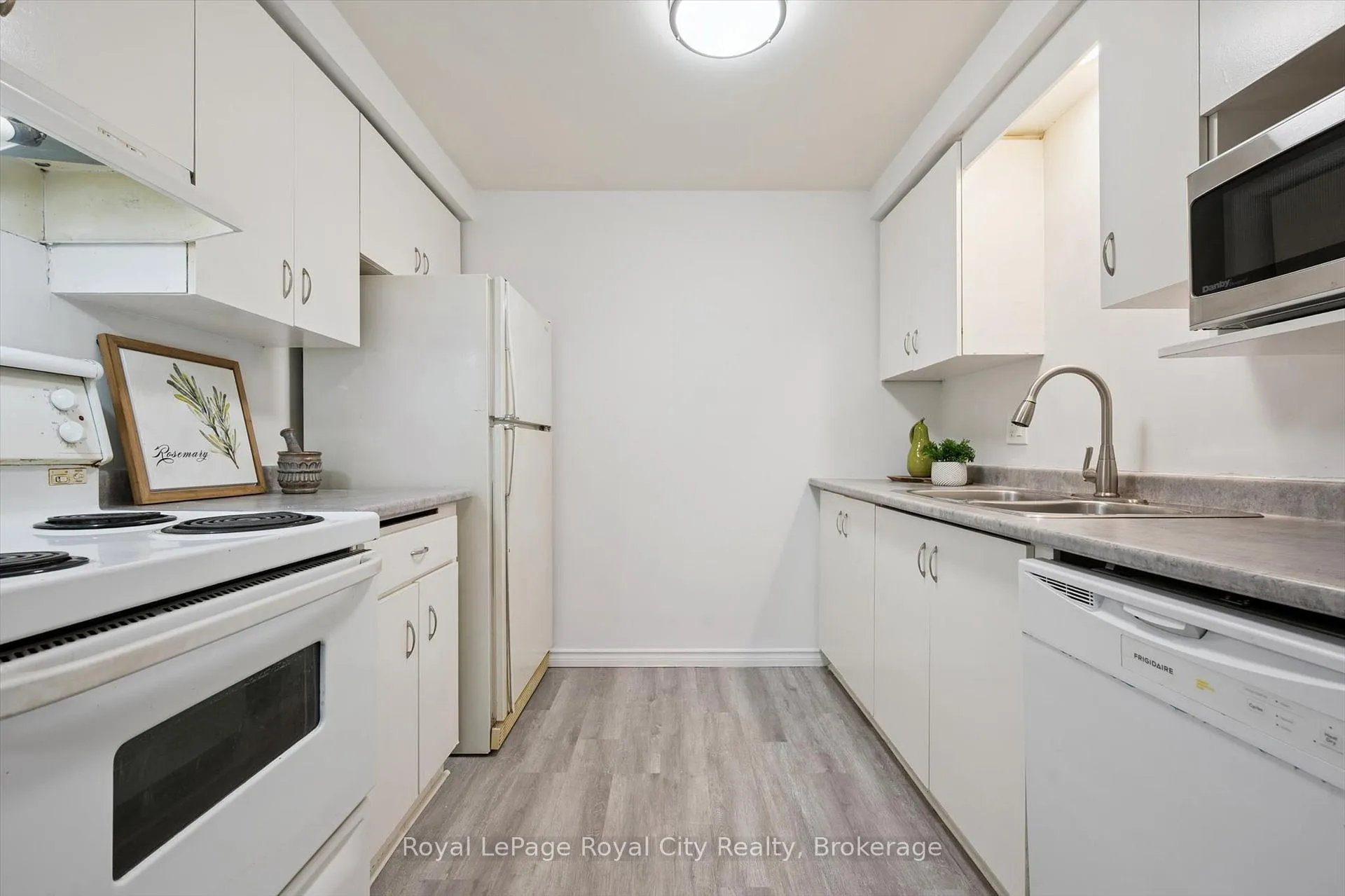 Photo 13 of Unit 78, 700 Paisley Road, Guelph, Willow West/Sugarbush/West Acres — HOMEH