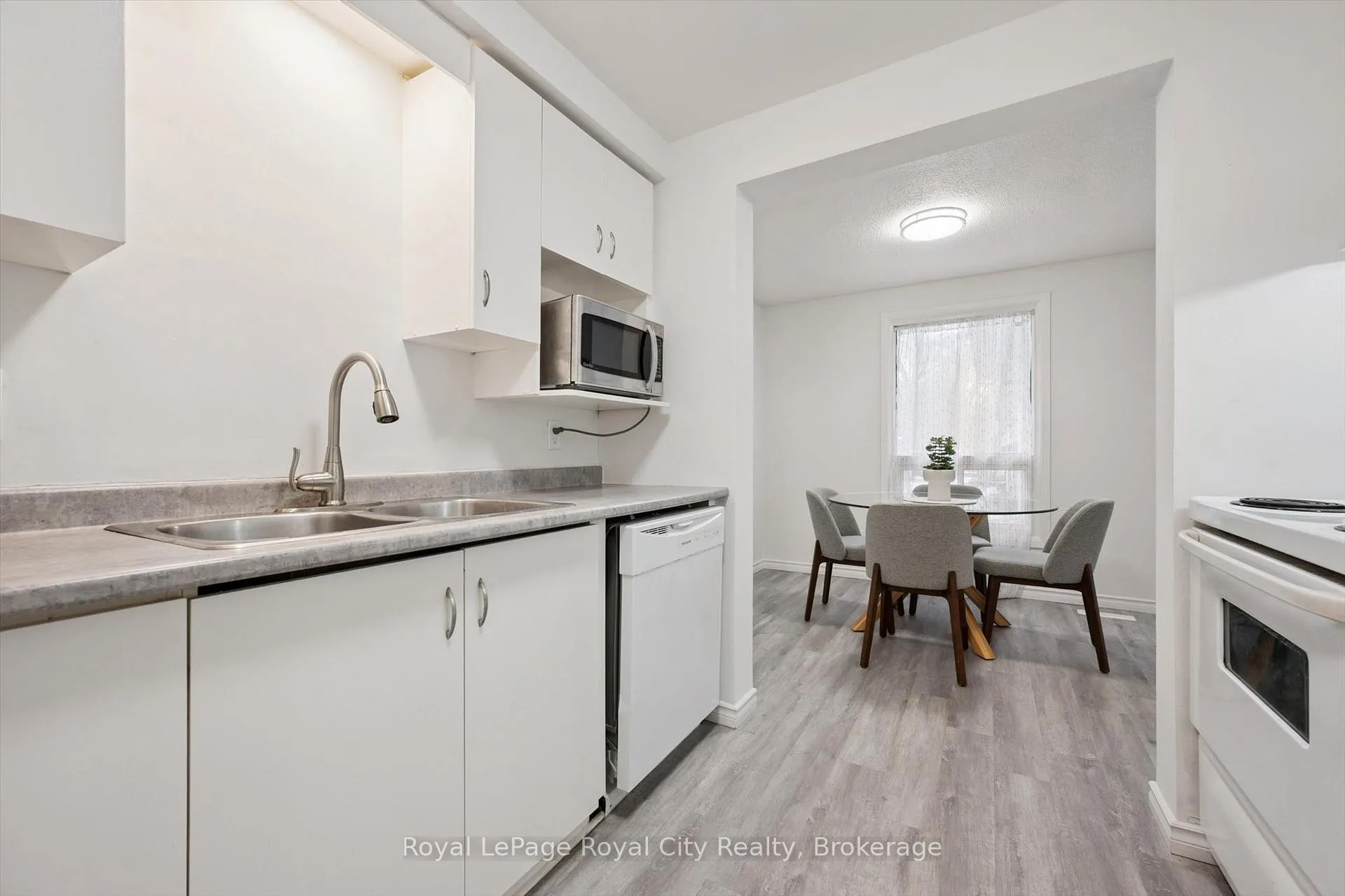 Photo 15 of Unit 78, 700 Paisley Road, Guelph, Willow West/Sugarbush/West Acres — HOMEH