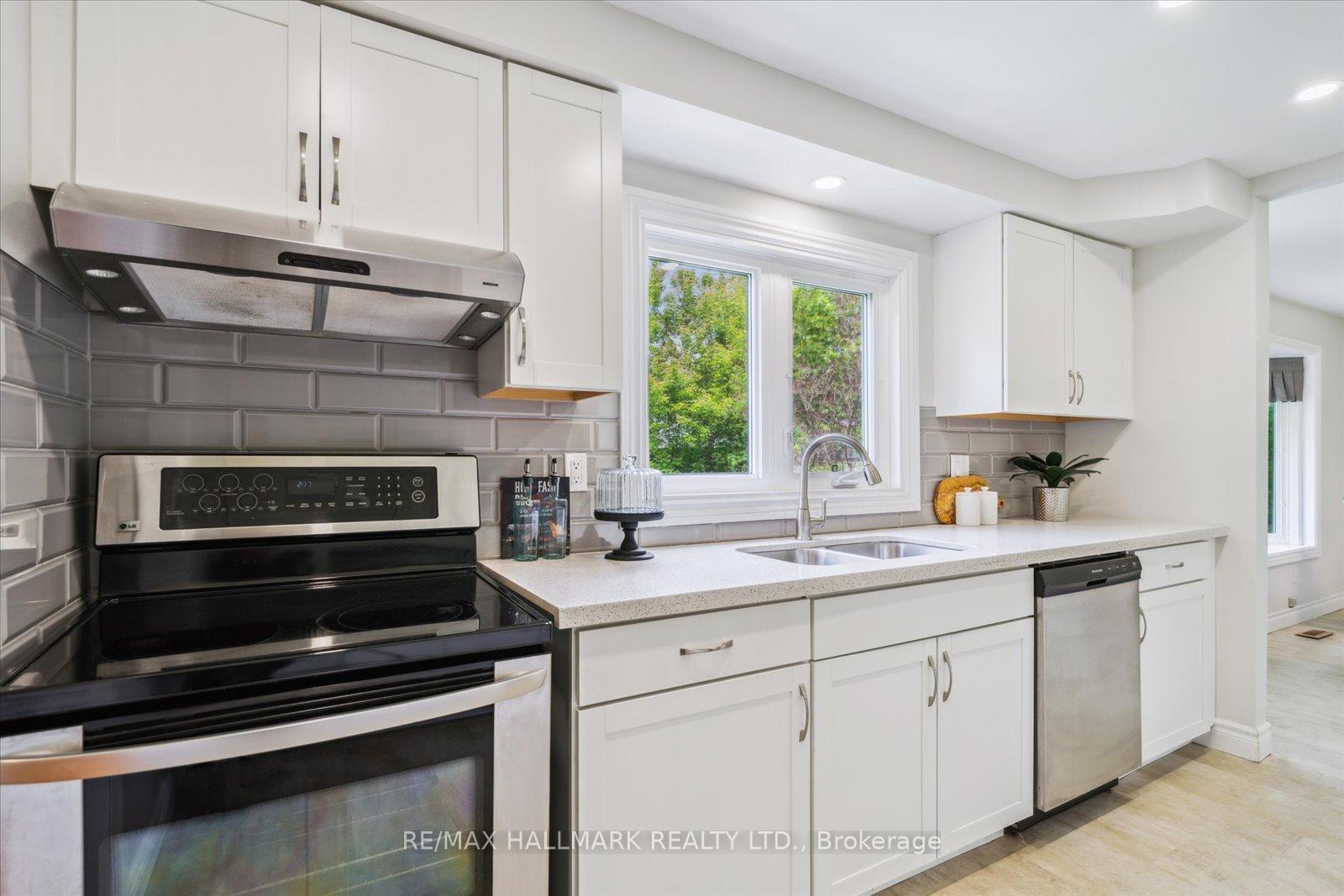 Photo 8 of 150 Orchard Heights Boulevard, Aurora, Hills of St Andrew — HOMEH