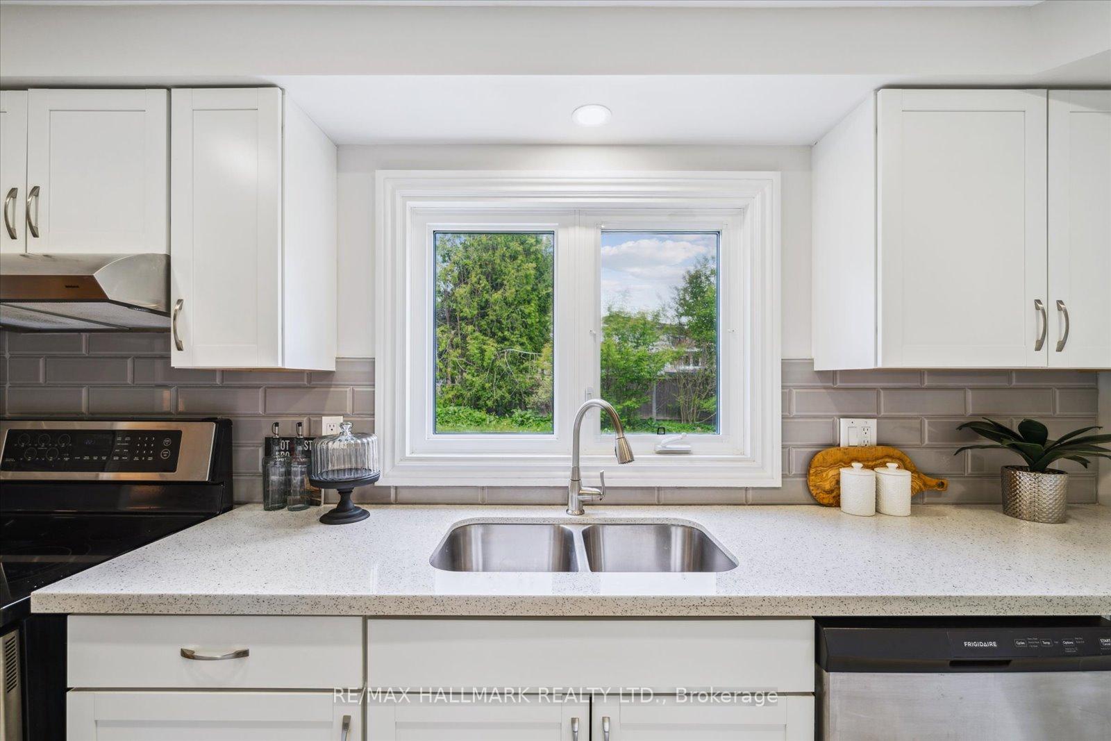 Photo 9 of 150 Orchard Heights Boulevard, Aurora, Hills of St Andrew — HOMEH