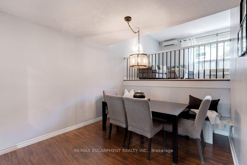 Photo 37 of 4 Trudy Court, Hamilton, Dundas — HOMEH