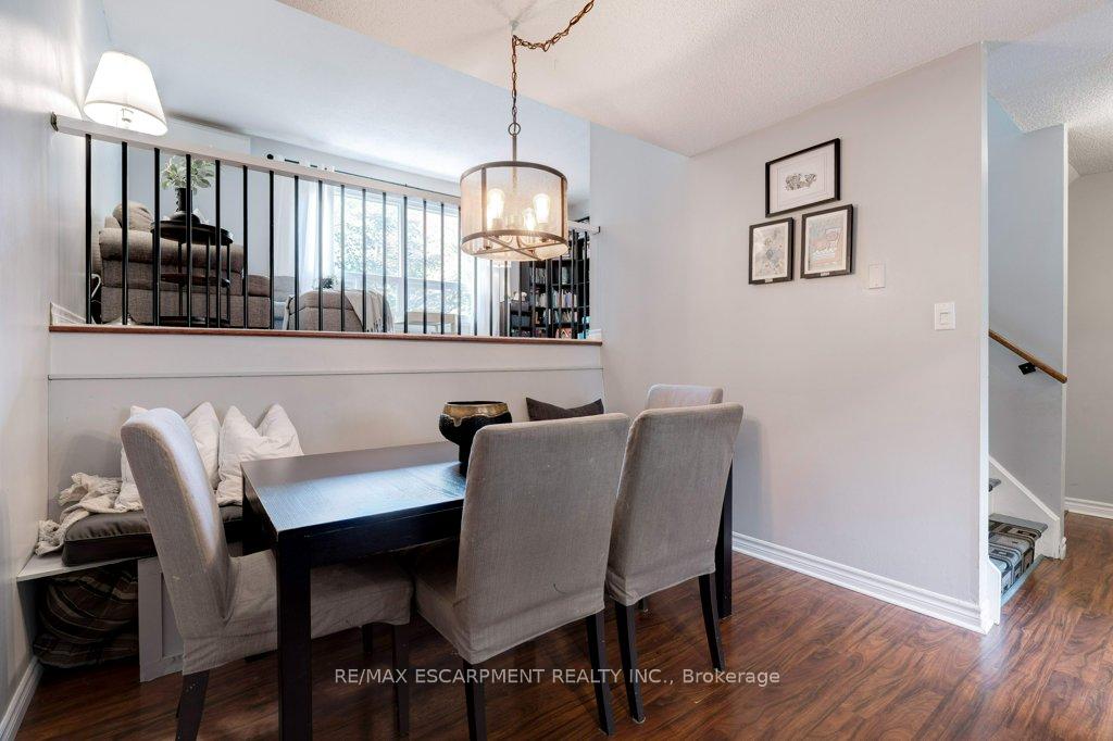 Photo 38 of 4 Trudy Court, Hamilton, Dundas — HOMEH