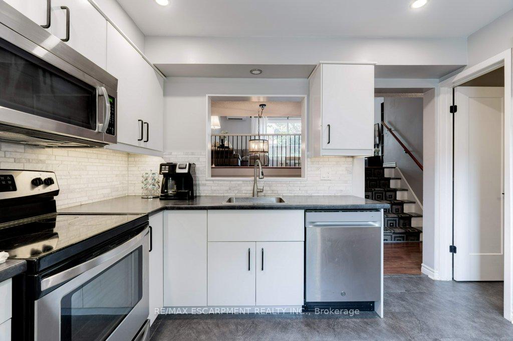 Photo 64 of 4 Trudy Court, Hamilton, Dundas — HOMEH
