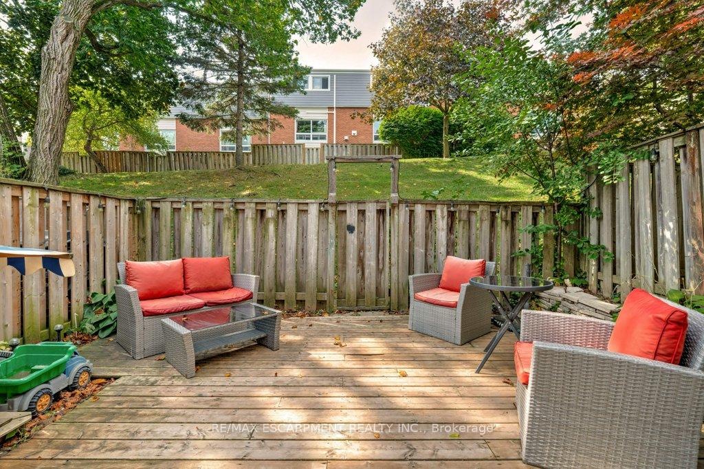 Photo 77 of 4 Trudy Court, Hamilton, Dundas — HOMEH